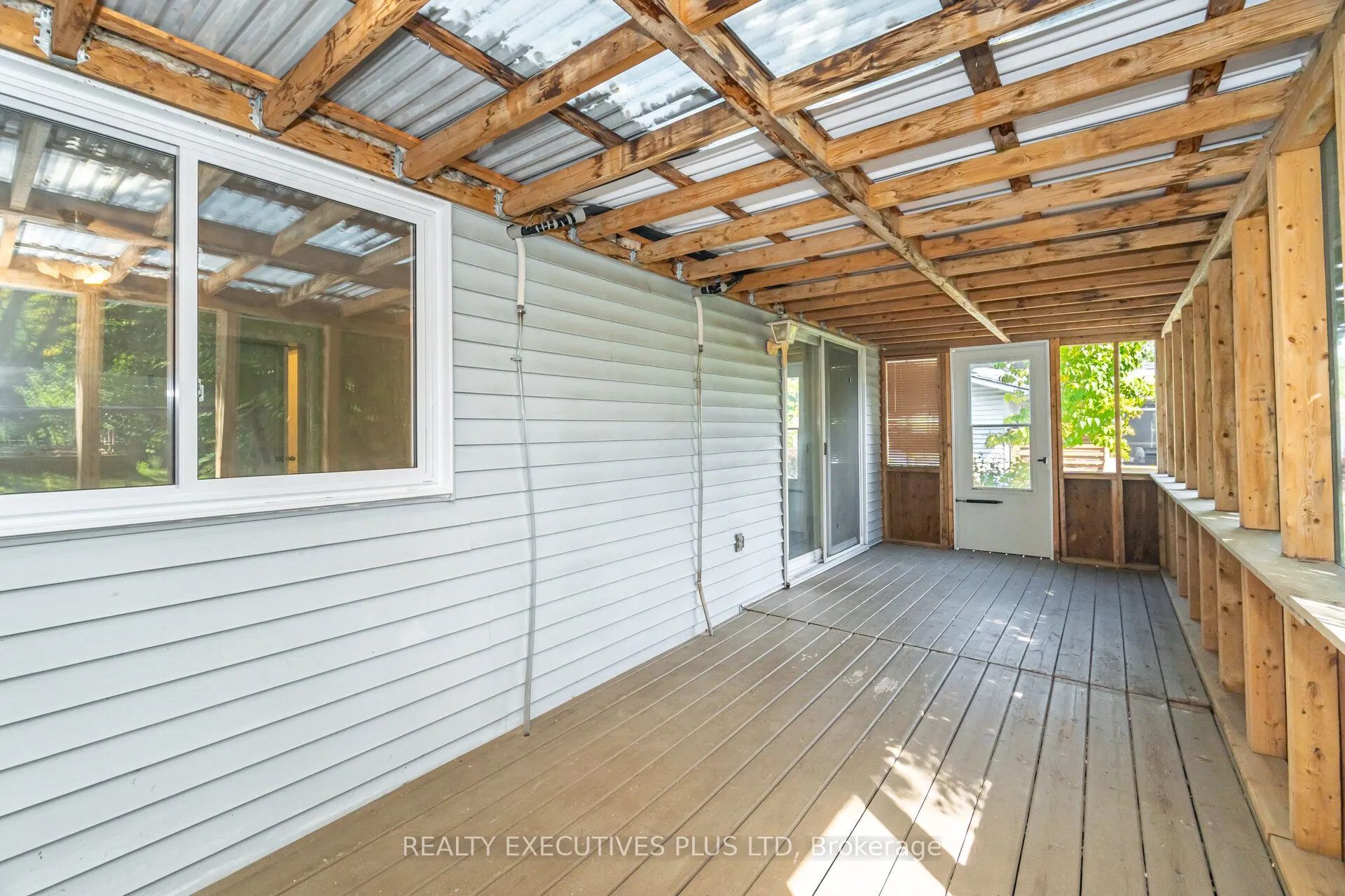 3 Hickory Court
