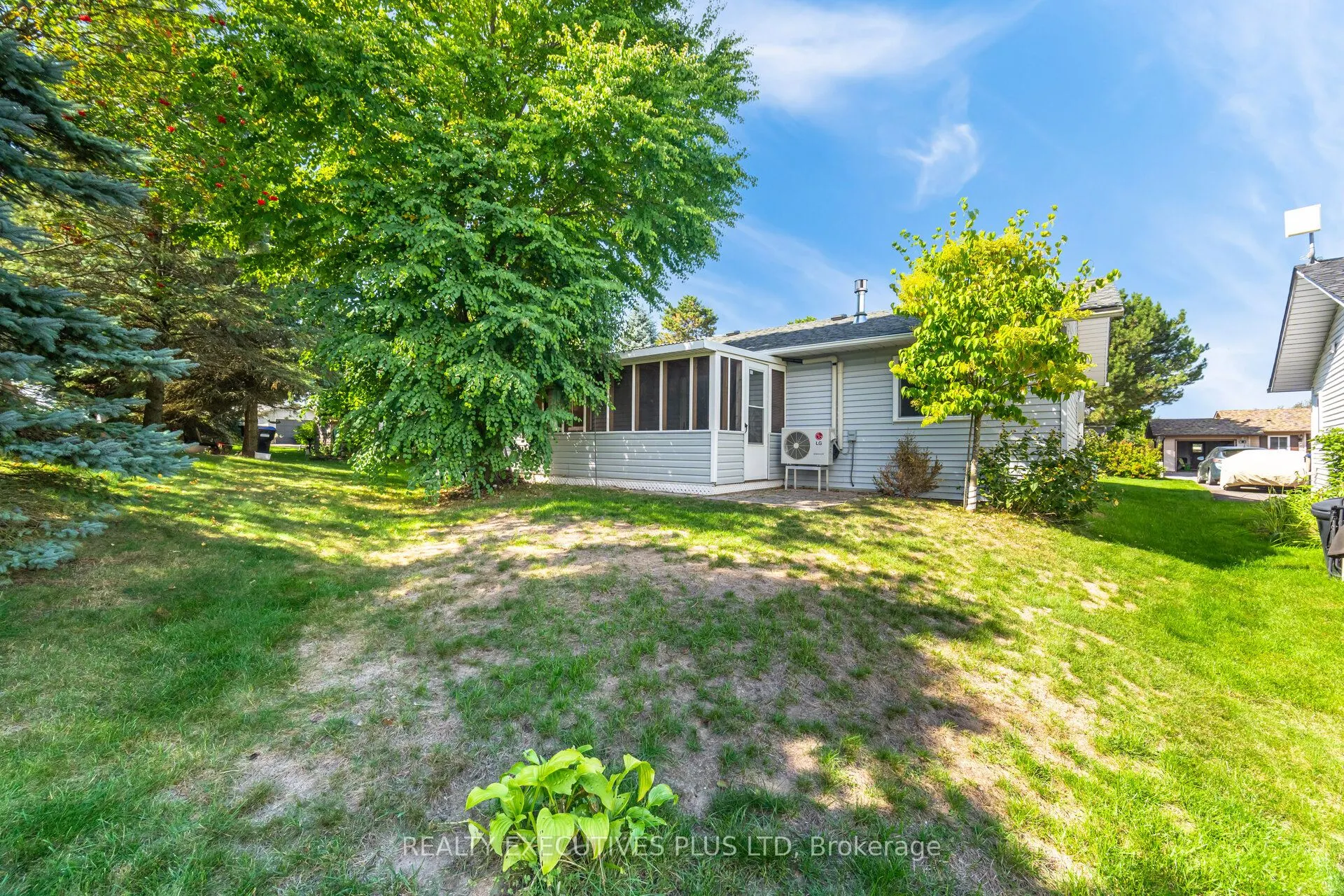3 Hickory Court