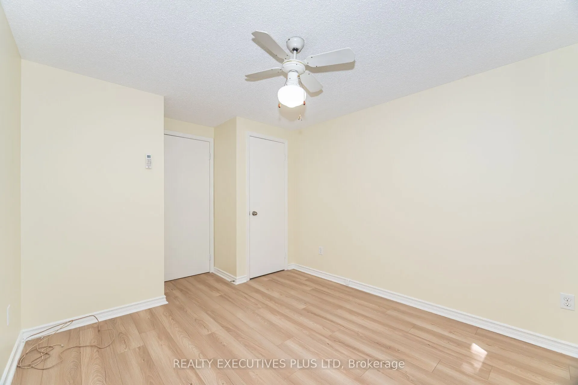 3 Hickory Court