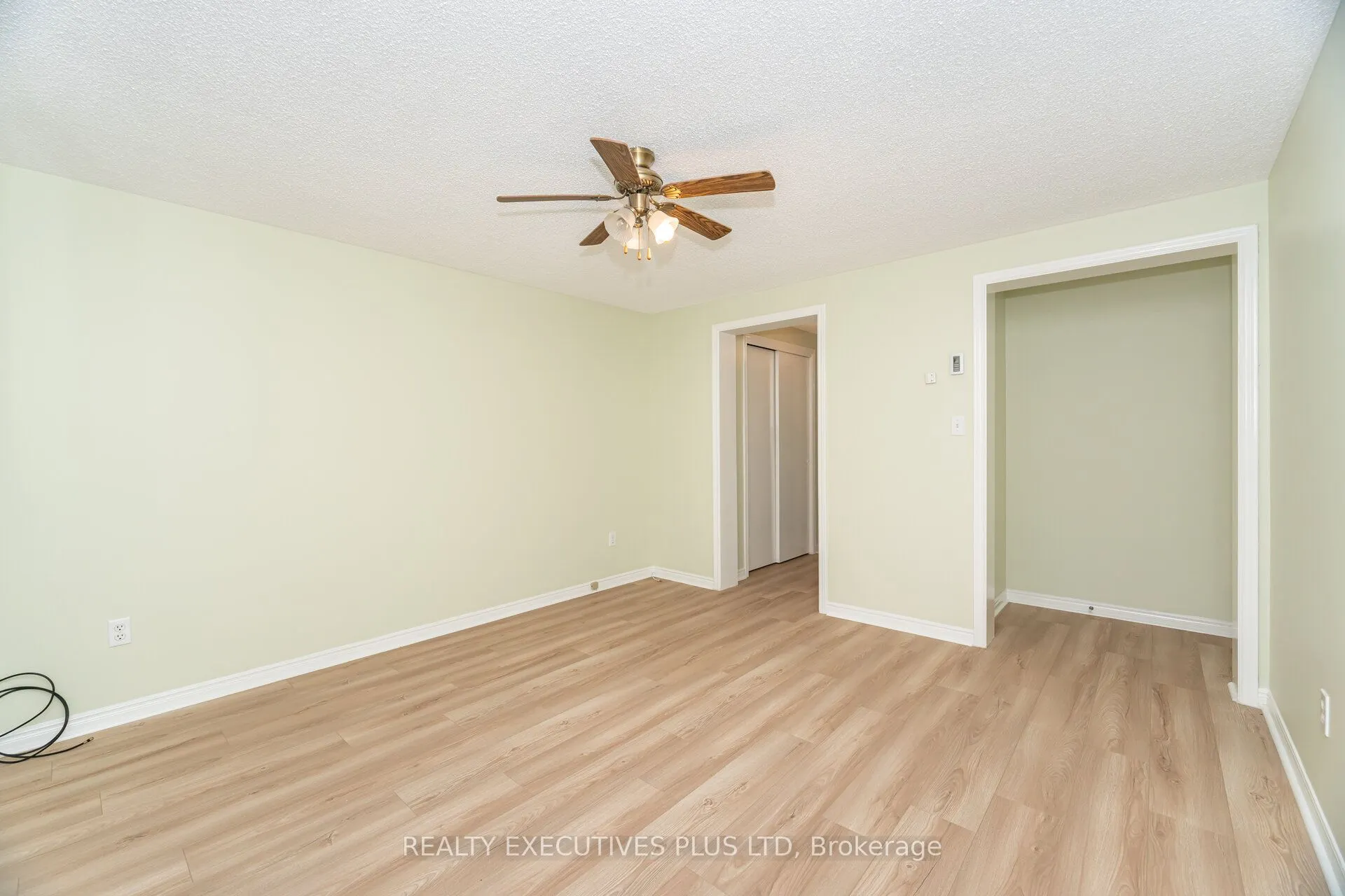 3 Hickory Court