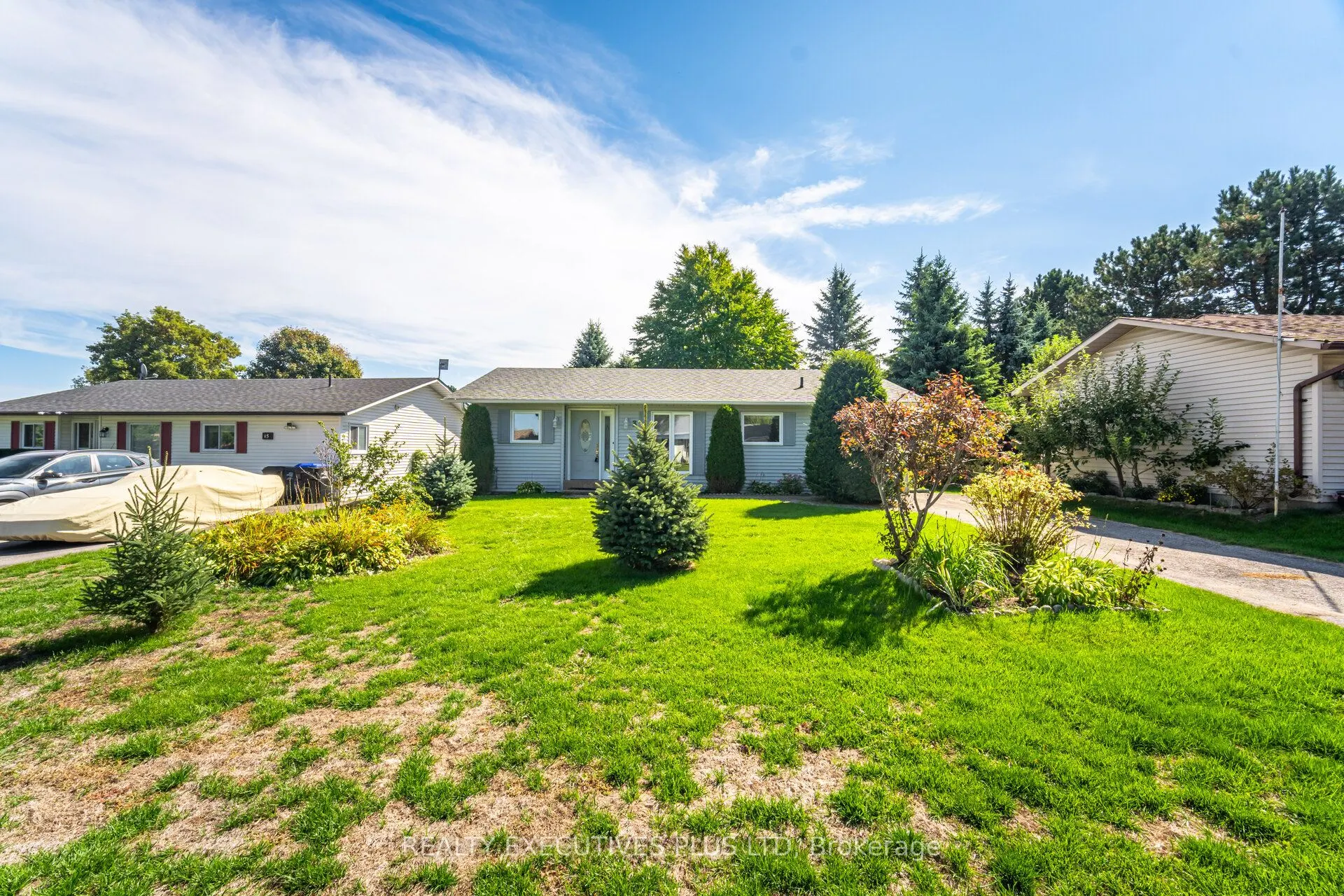 3 Hickory Court