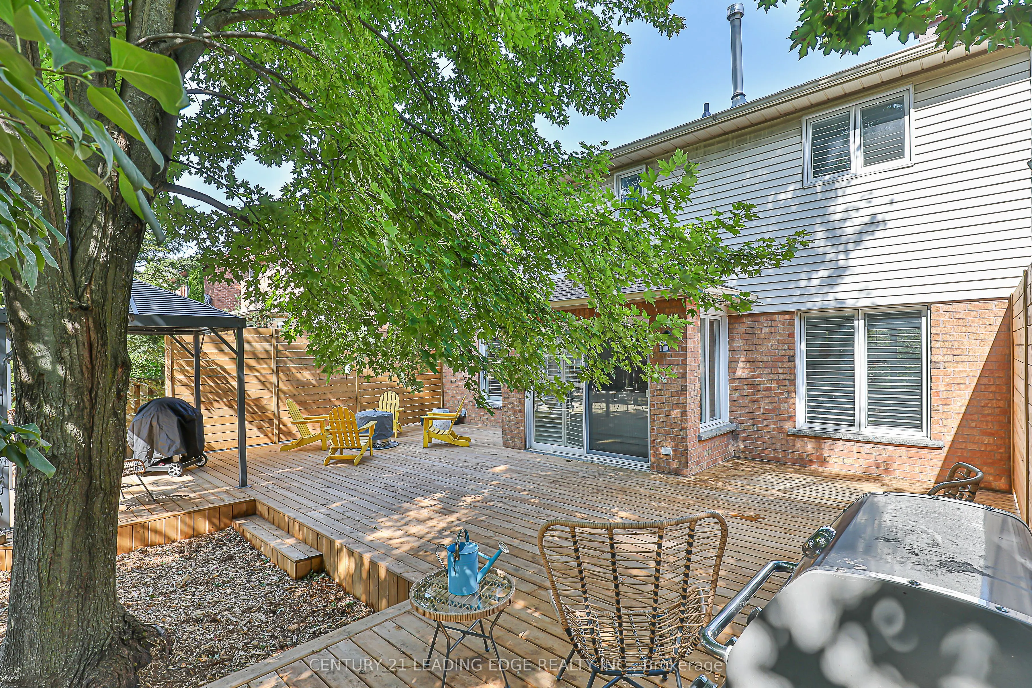 31 TWELVE OAKS Drive