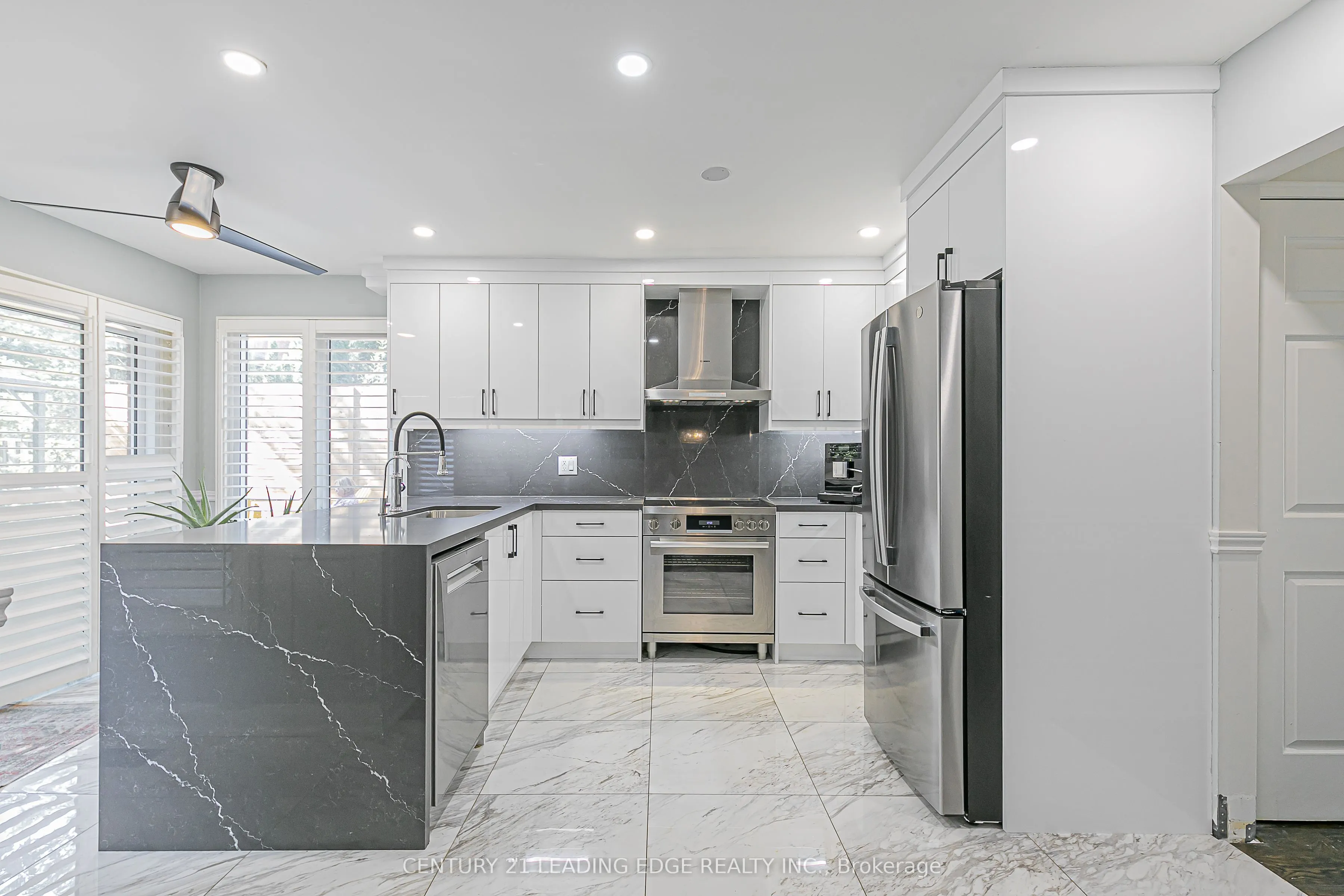 31 TWELVE OAKS Drive