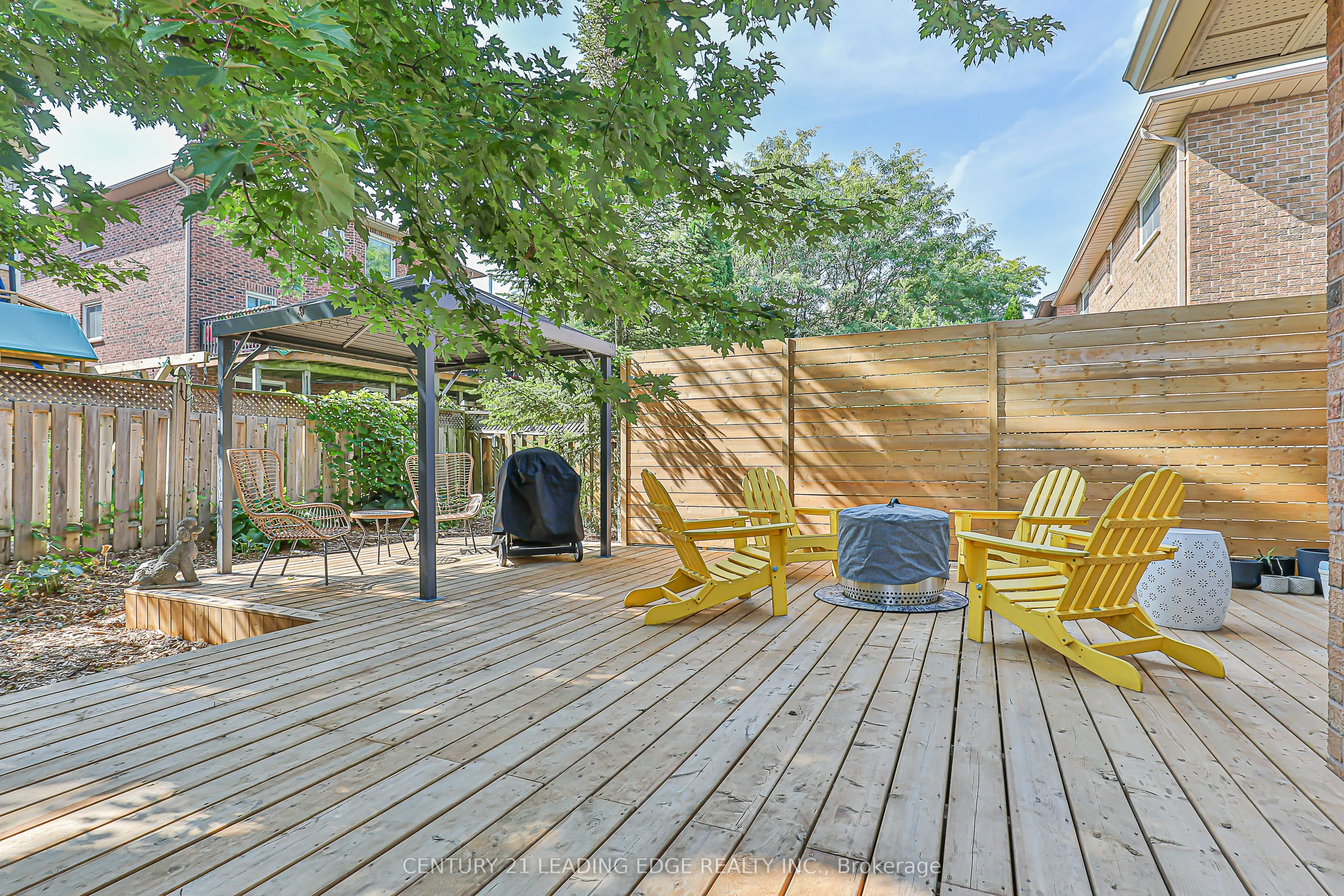 31 TWELVE OAKS Drive