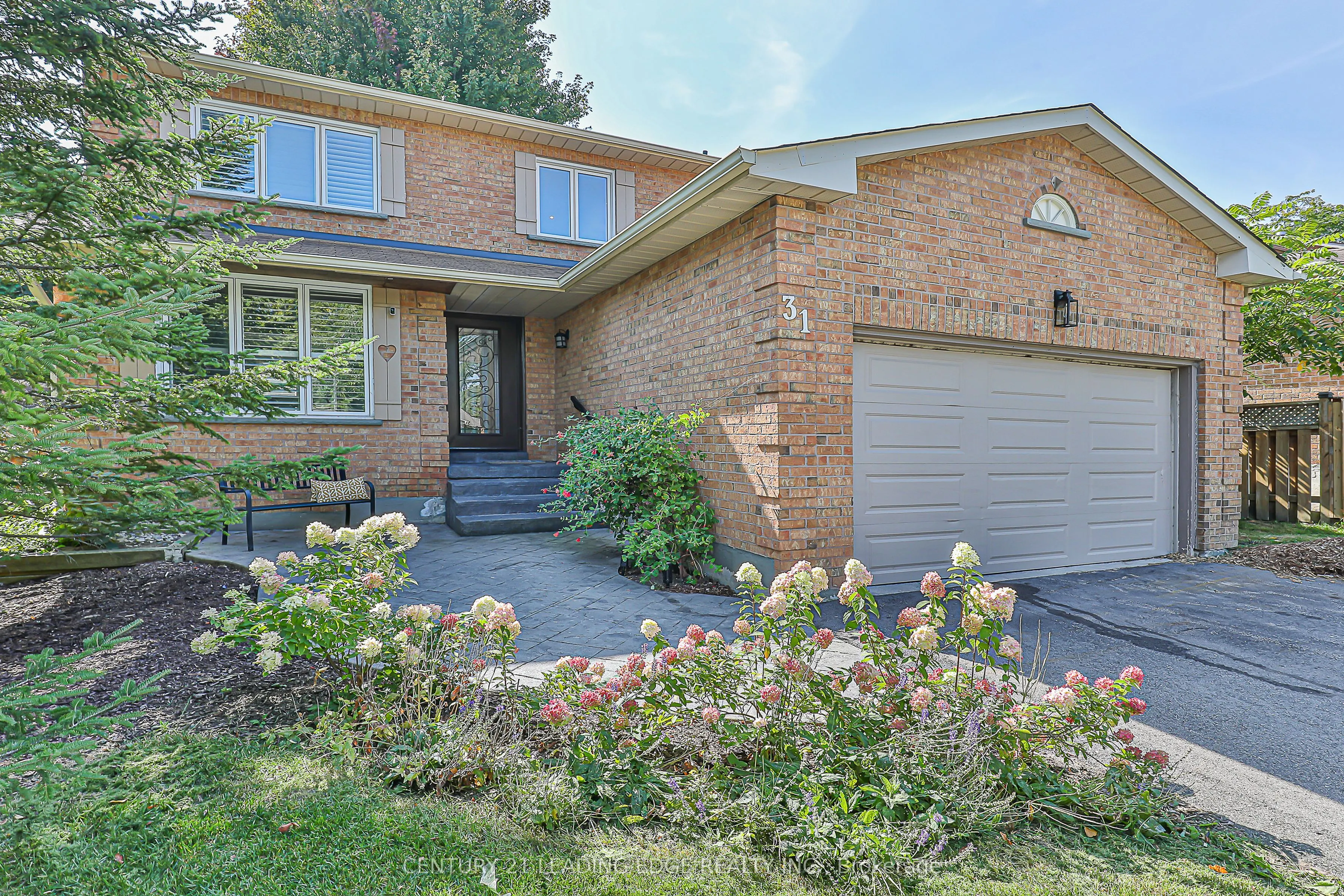 31 TWELVE OAKS Drive