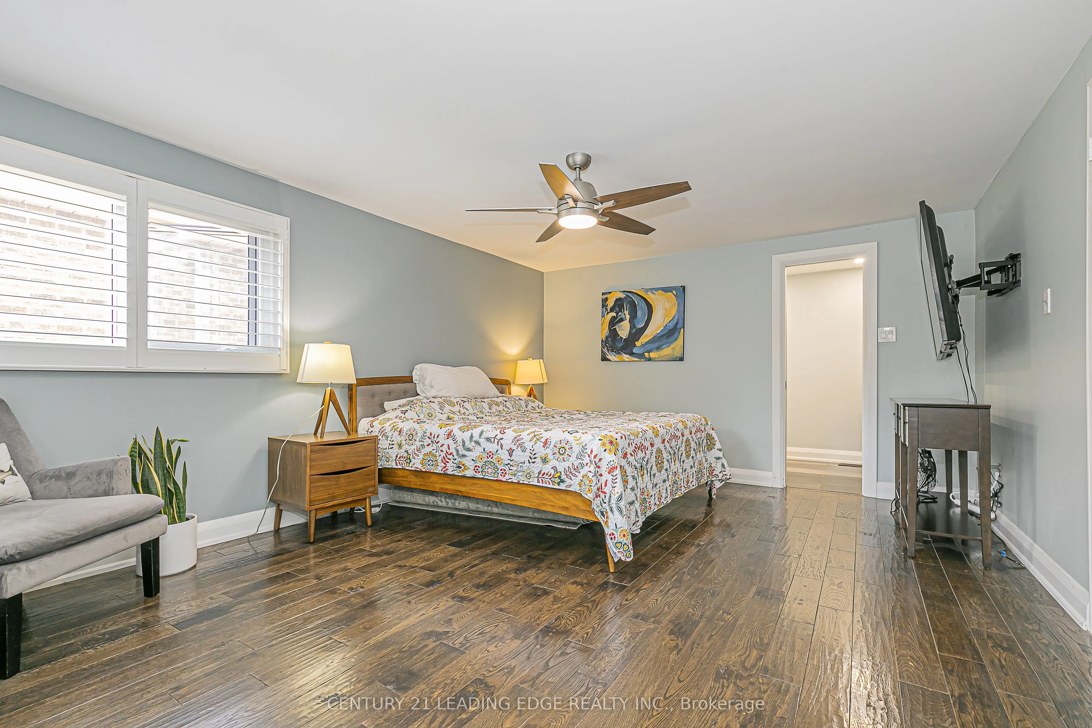 31 TWELVE OAKS Drive