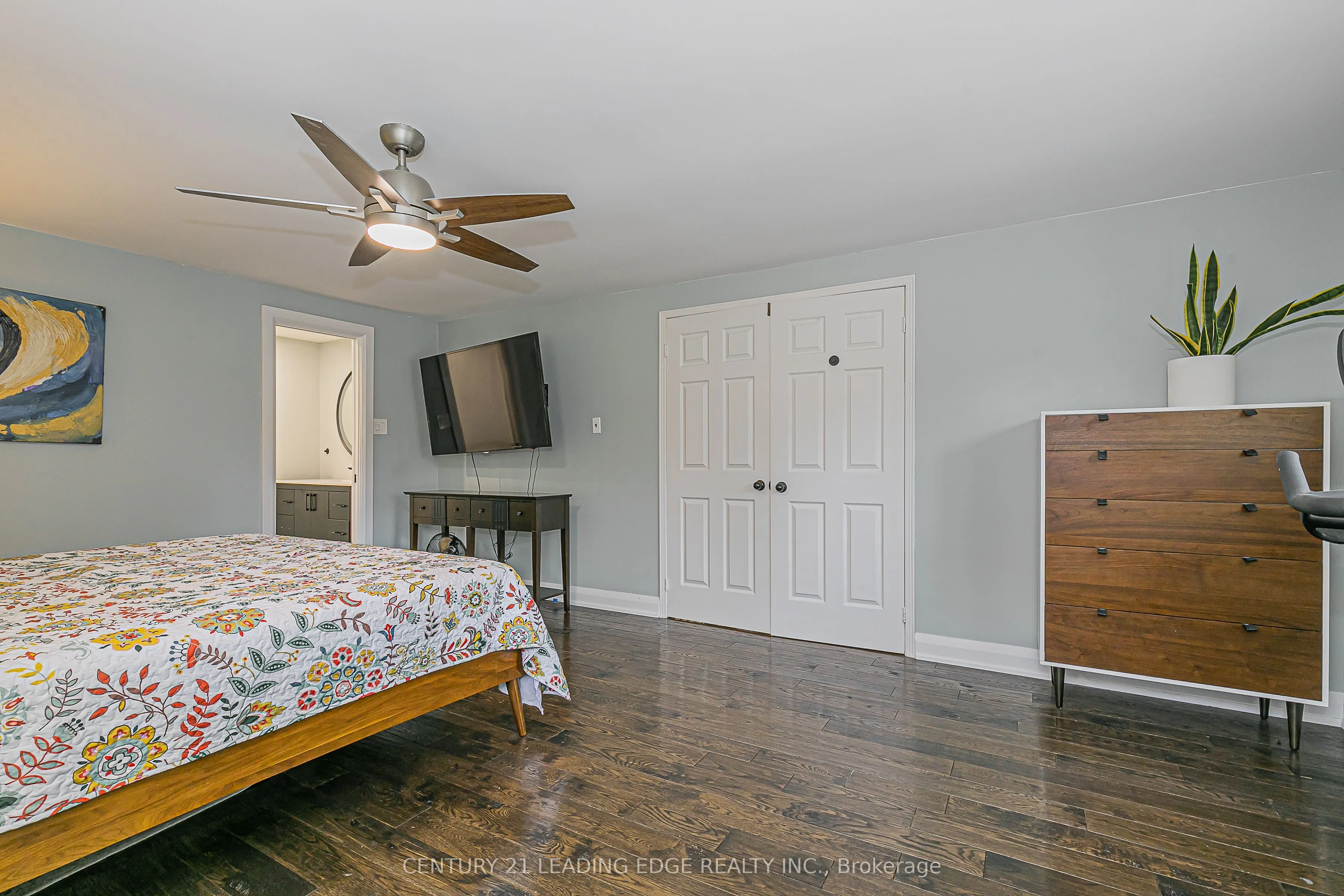 31 TWELVE OAKS Drive