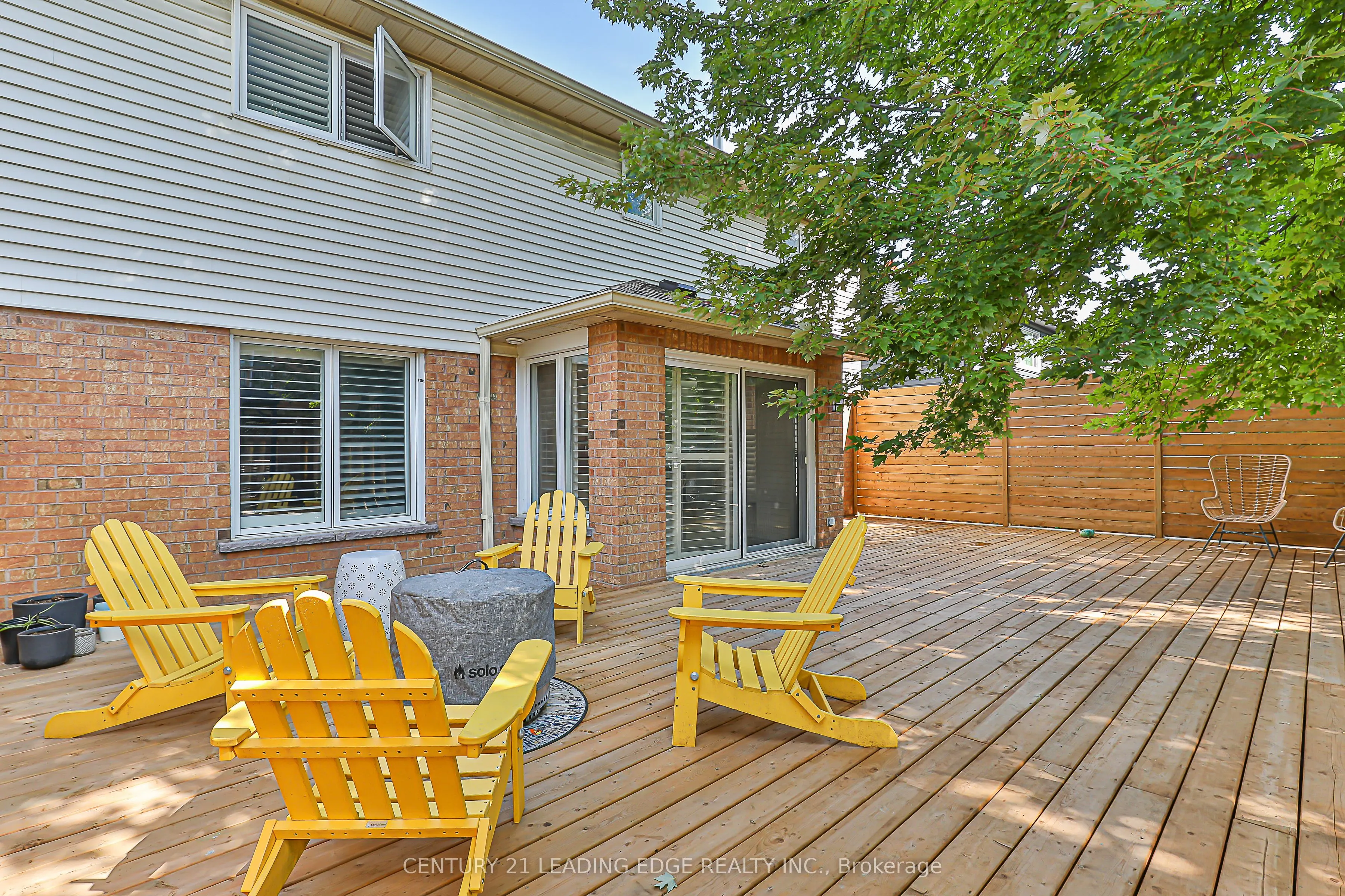 31 TWELVE OAKS Drive