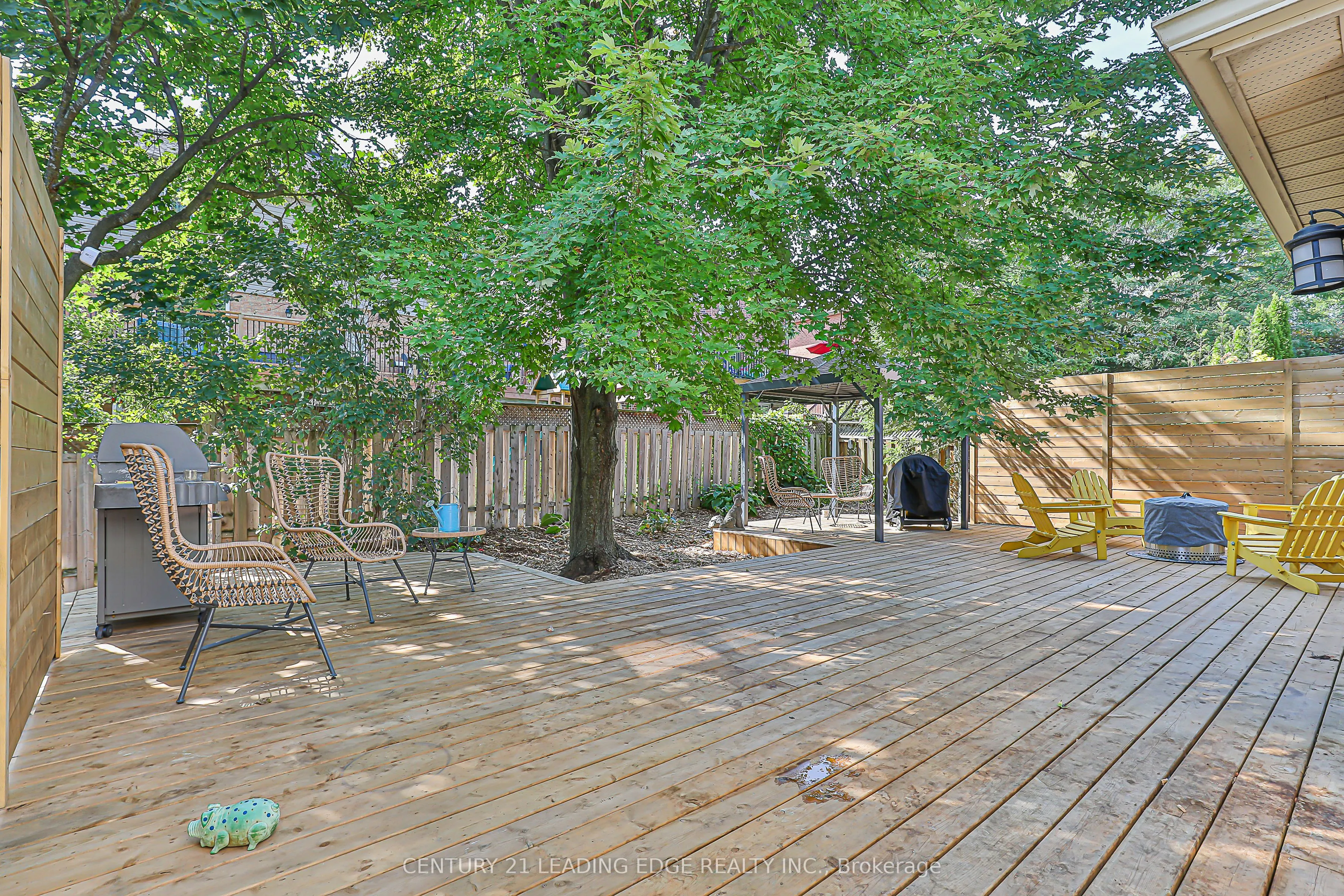31 TWELVE OAKS Drive