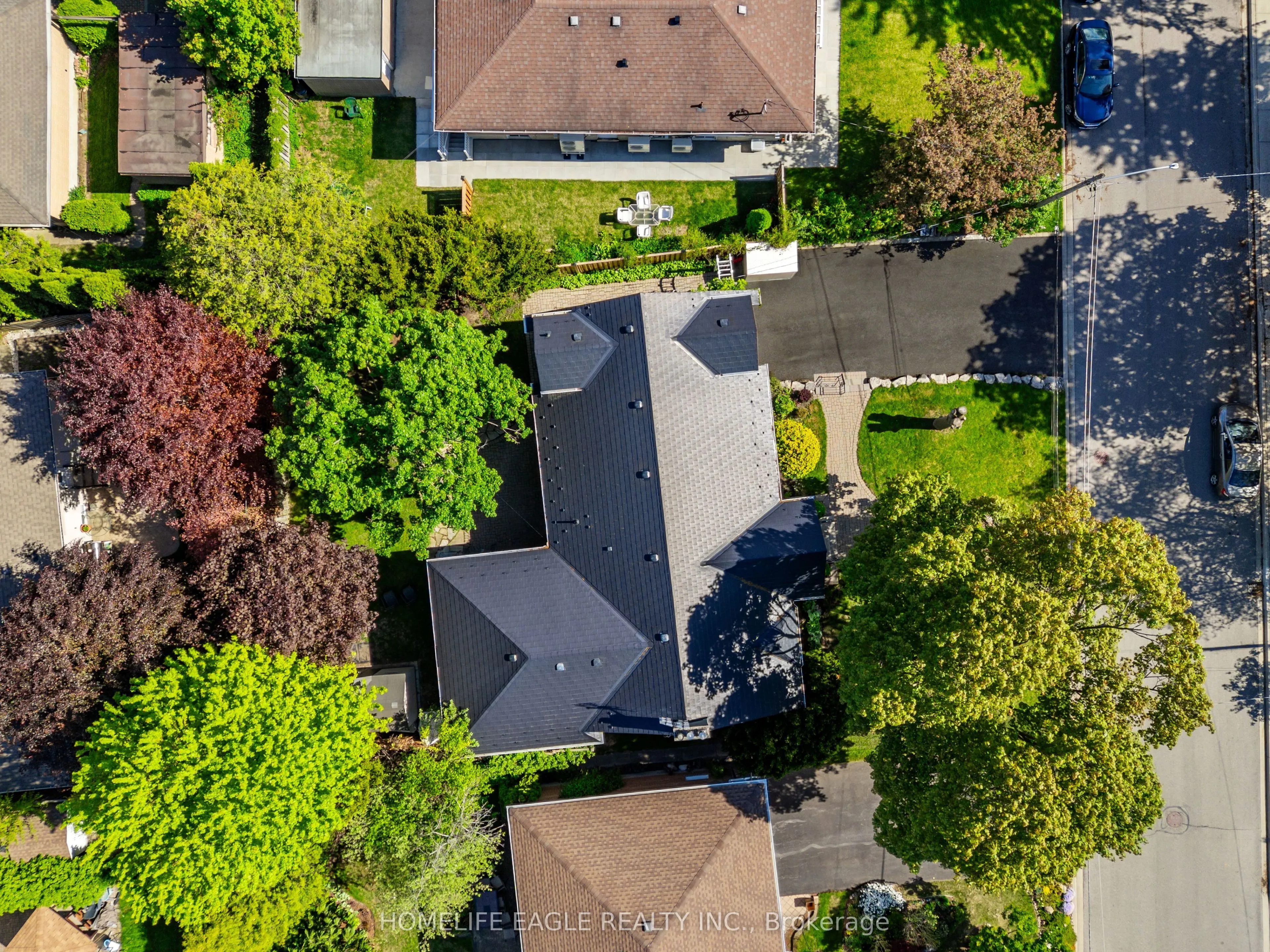 11 Knollside Drive