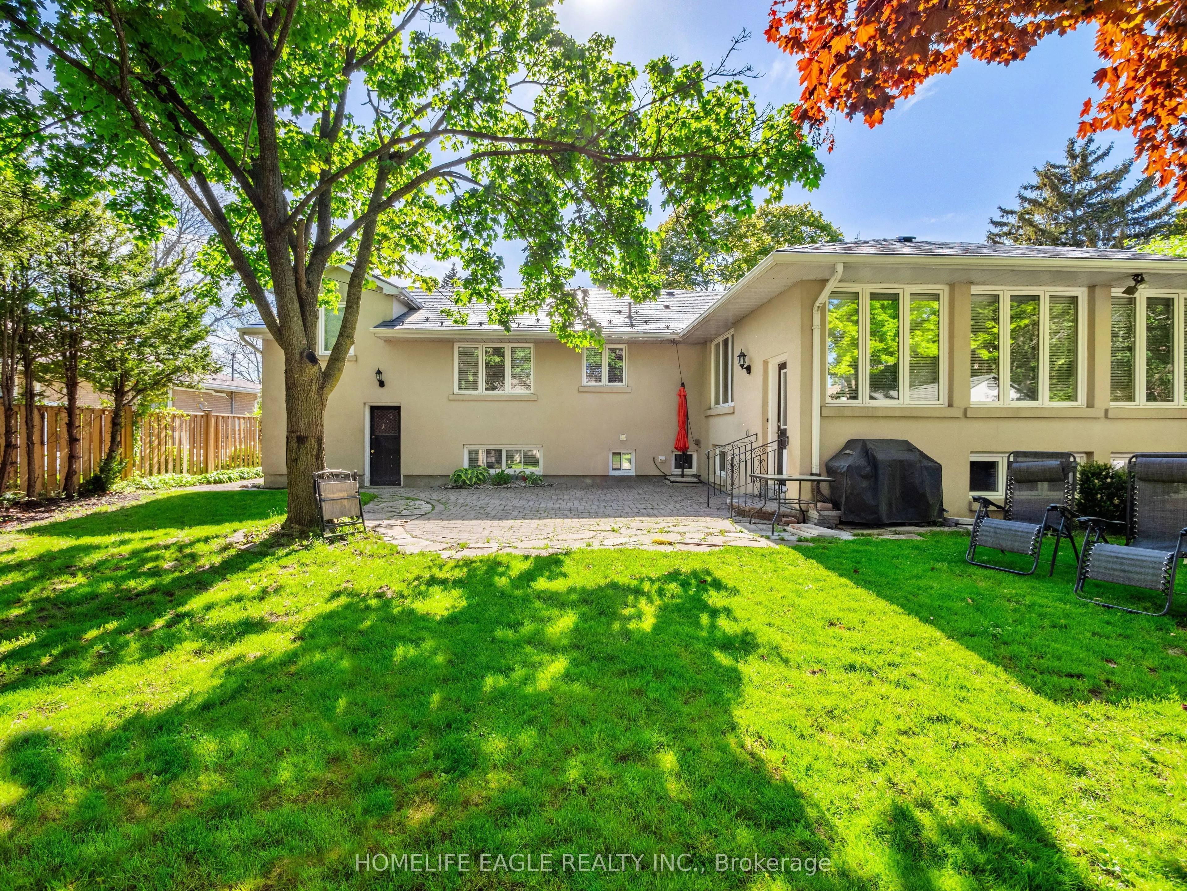 11 Knollside Drive