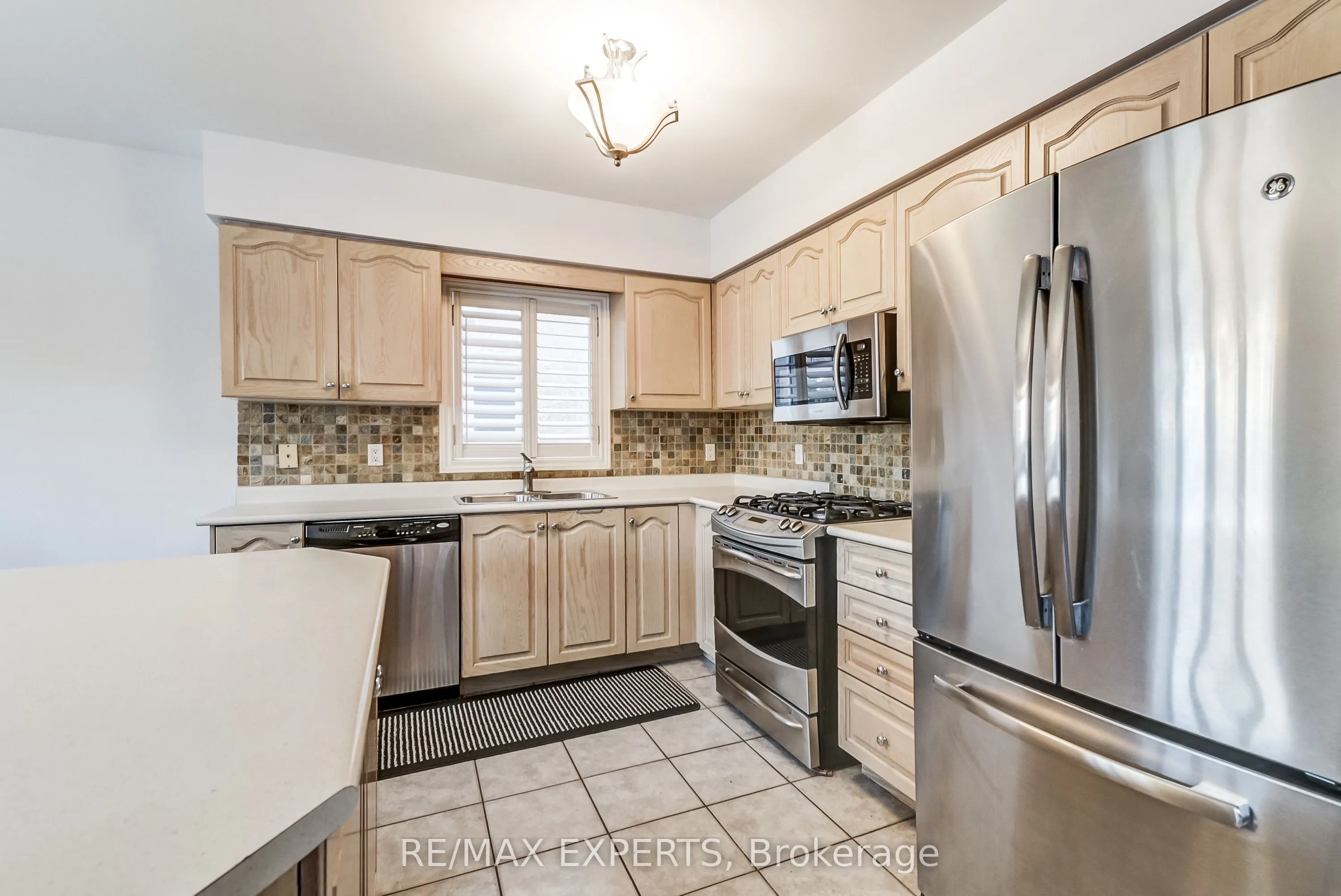 8 Pine Hollow Crescent