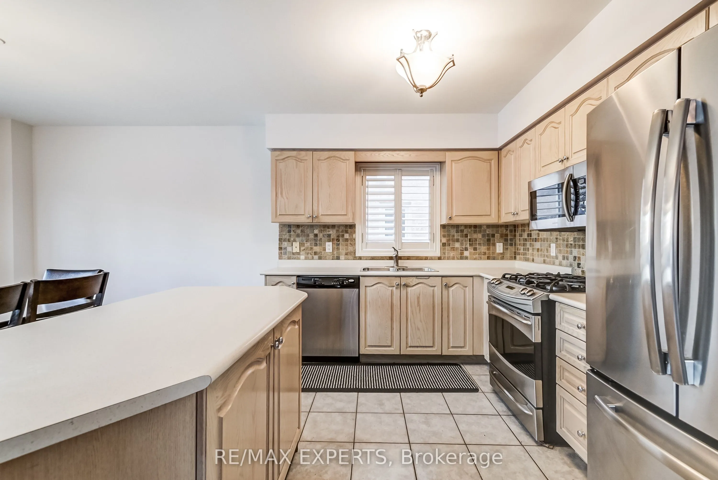 8 Pine Hollow Crescent