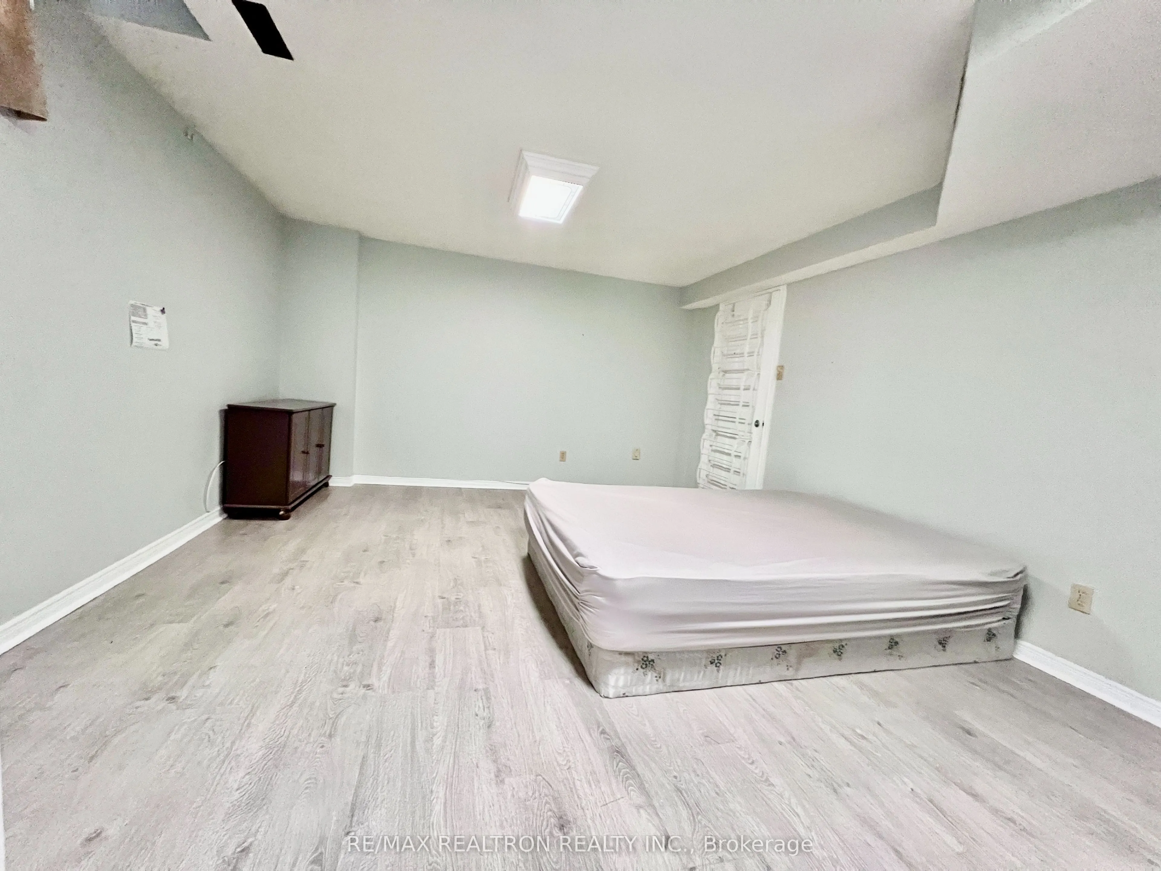 35 Soho Crescent, #Basement