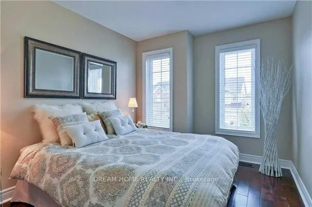 30 White Beach Crescent