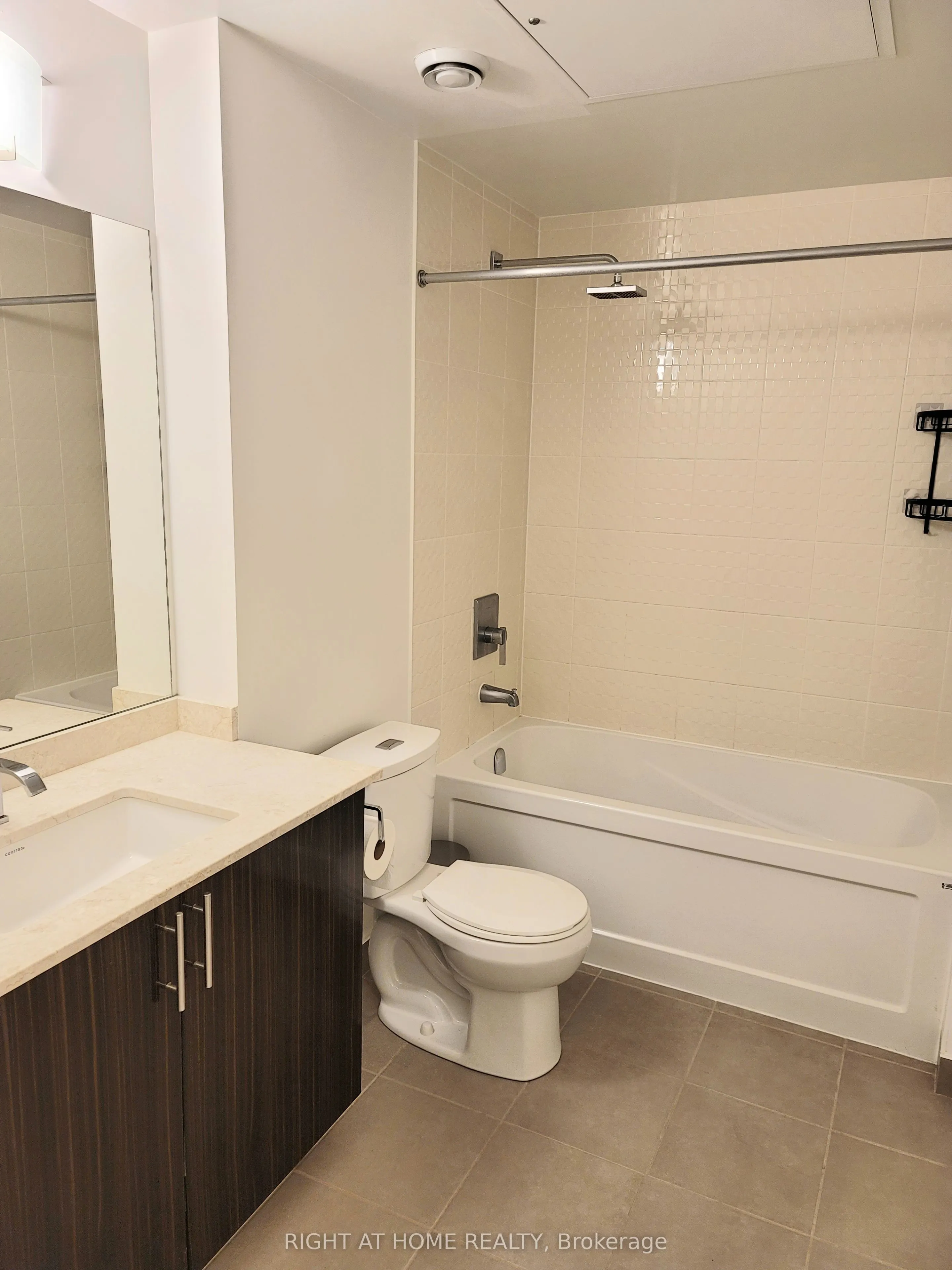 7167 YONGE Street, #1007