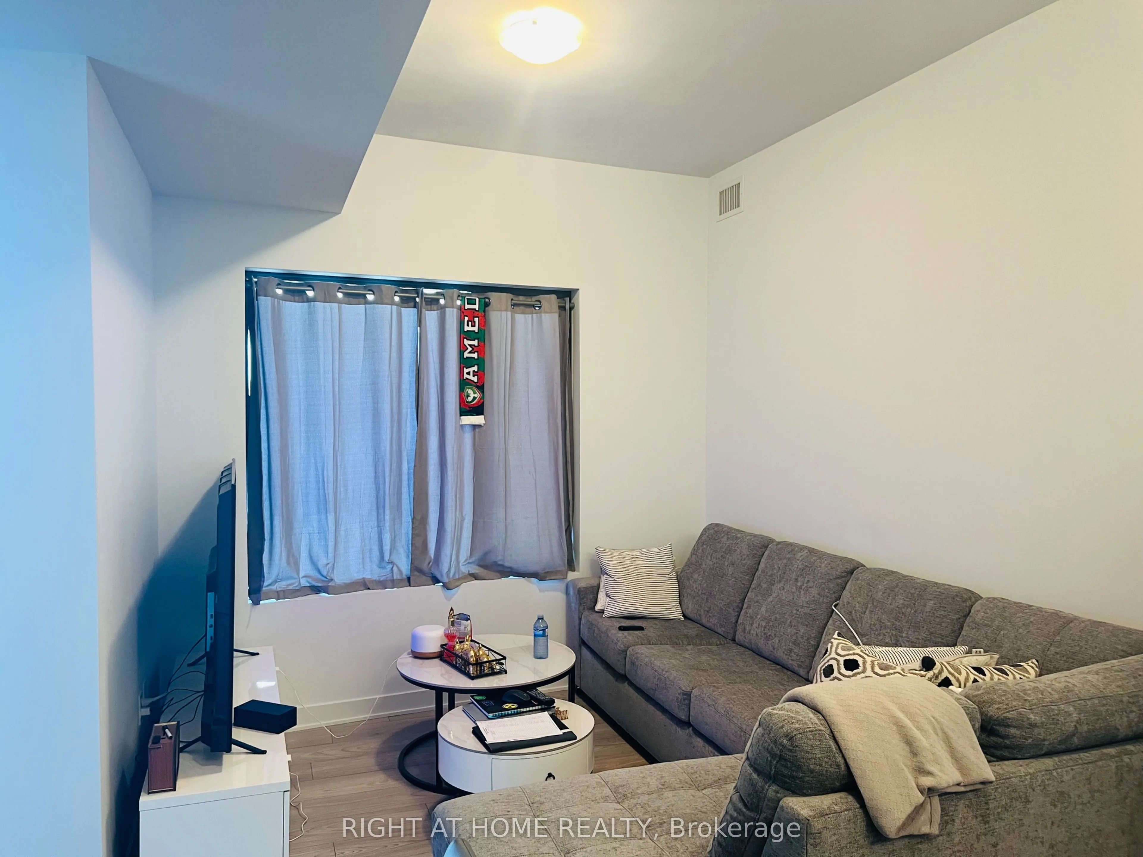 2920 Highway 7 Road, #4301