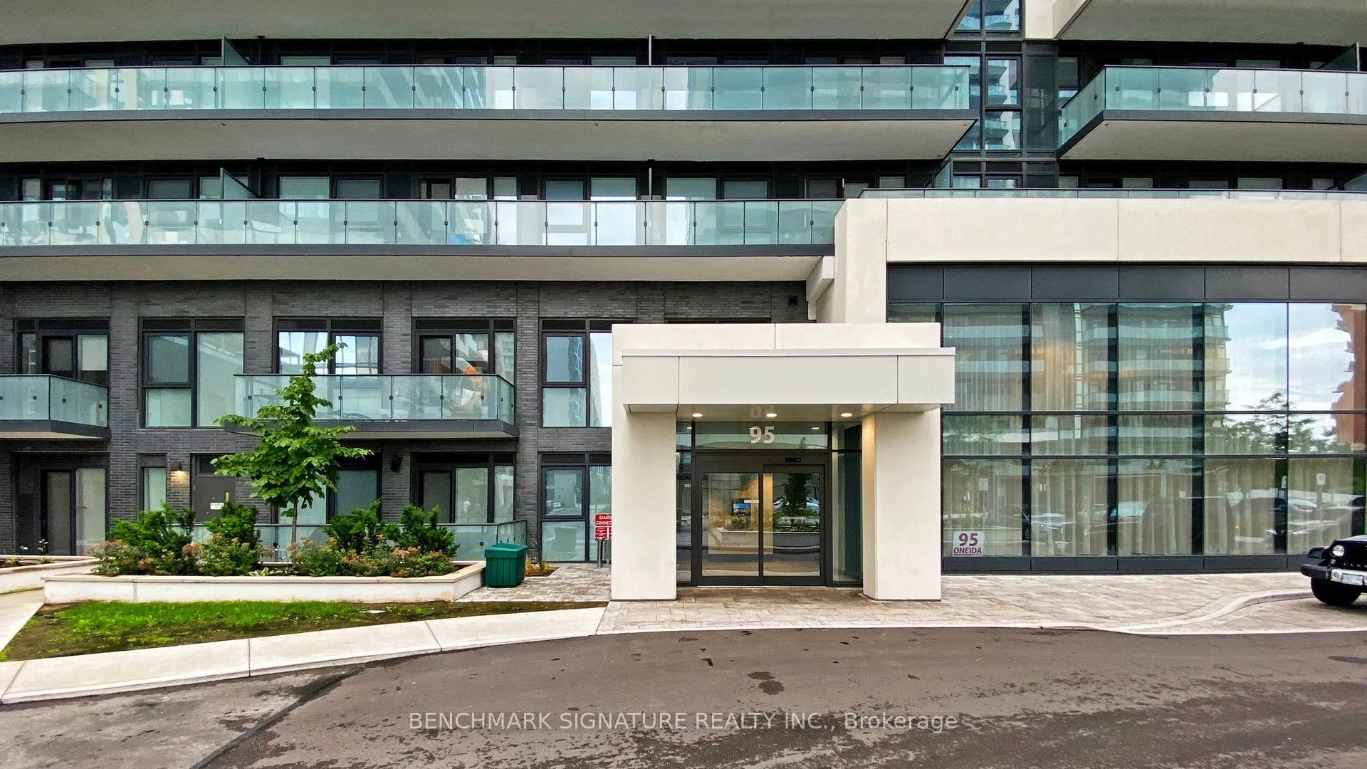 95 Oneida Crescent, #2310