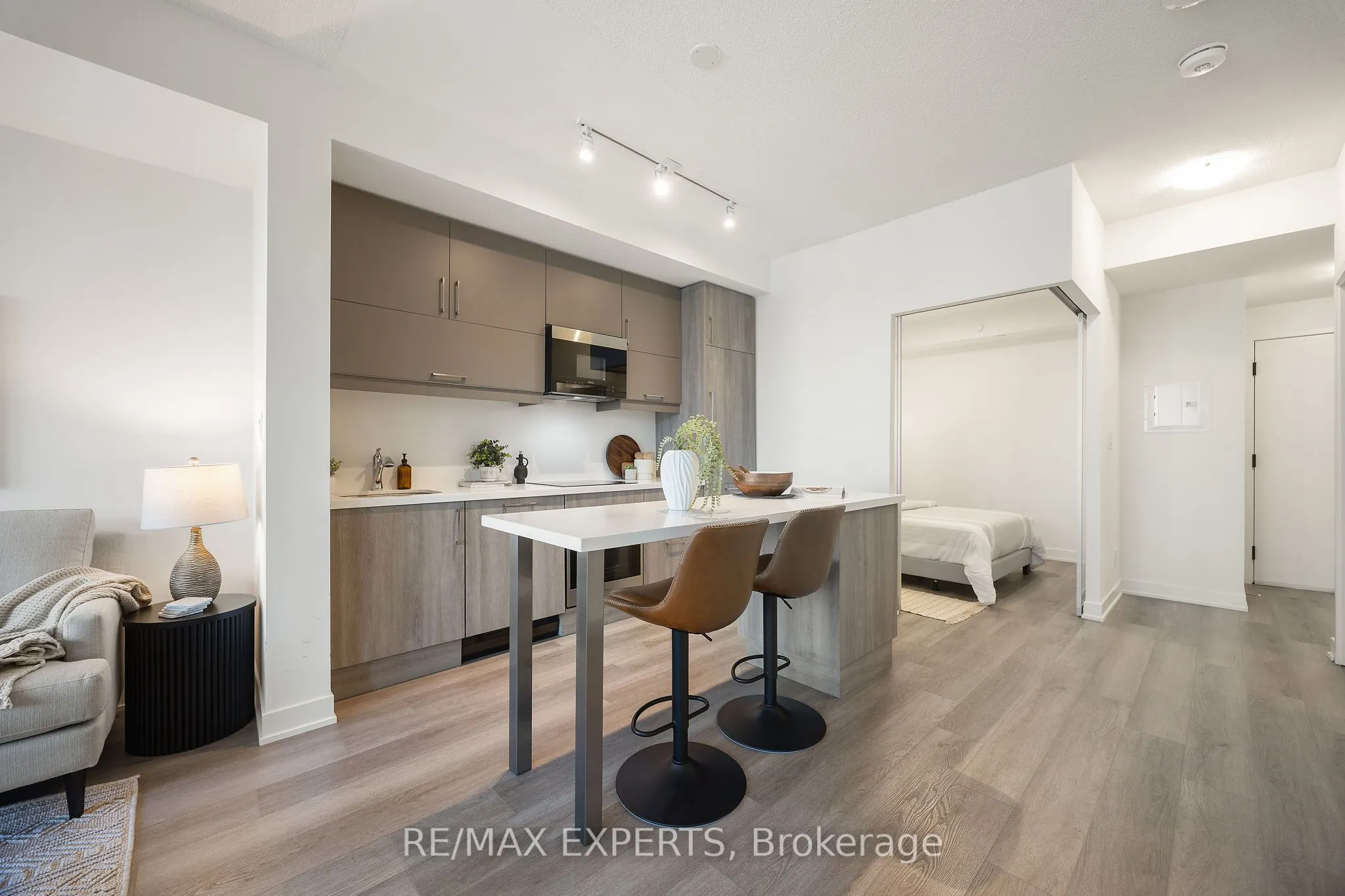 8119 Birchmount Road, #828