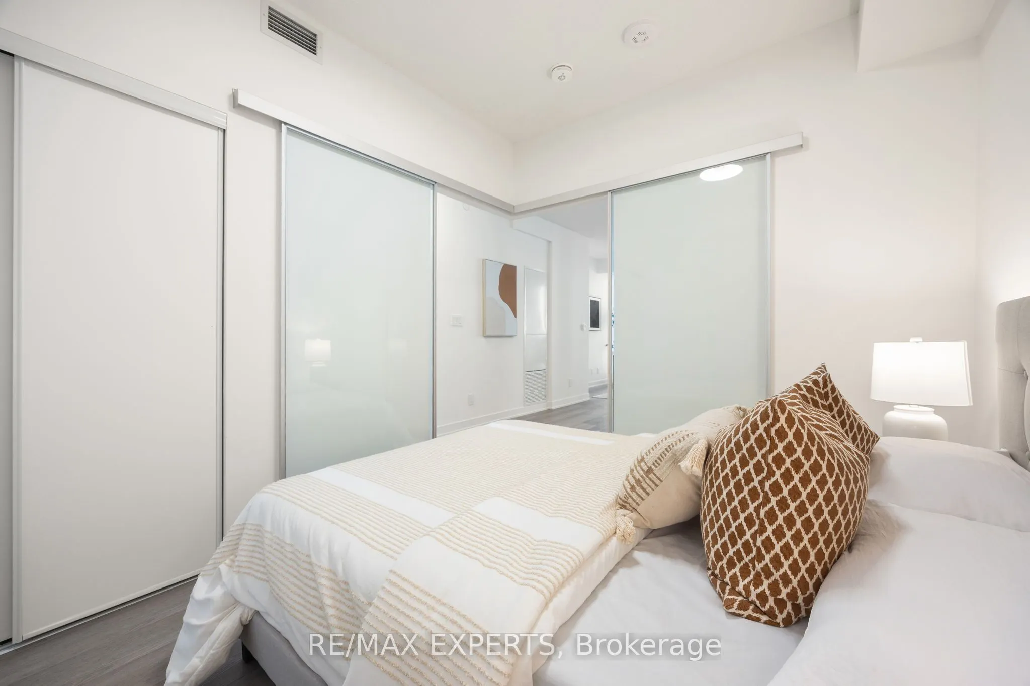 8119 Birchmount Road, #828