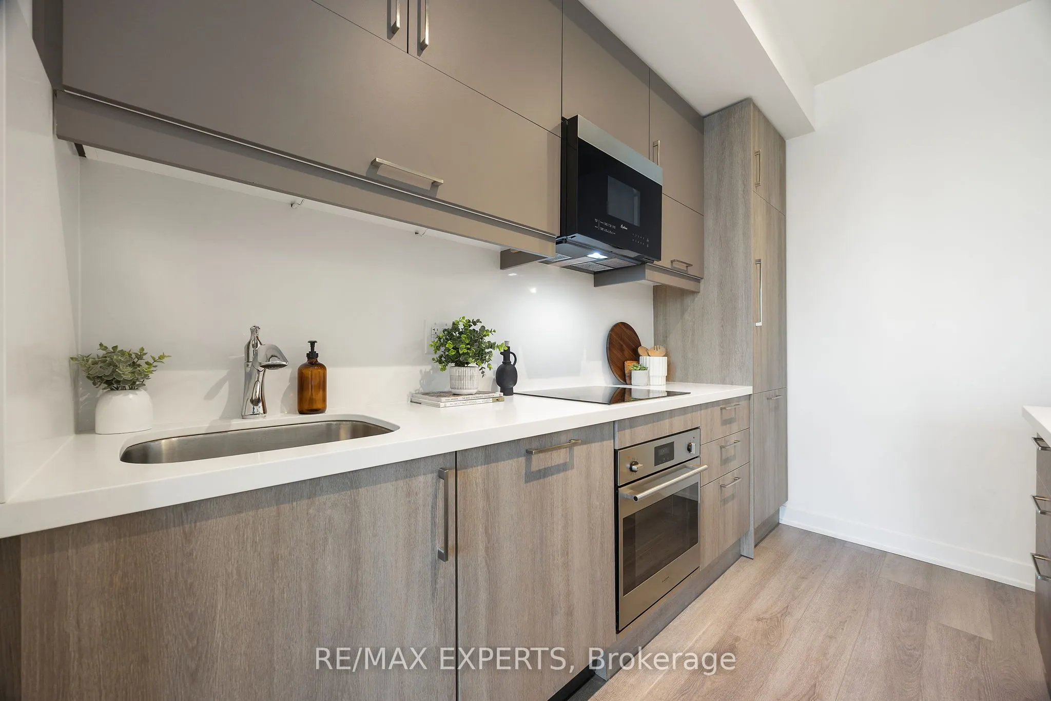 8119 Birchmount Road, #828