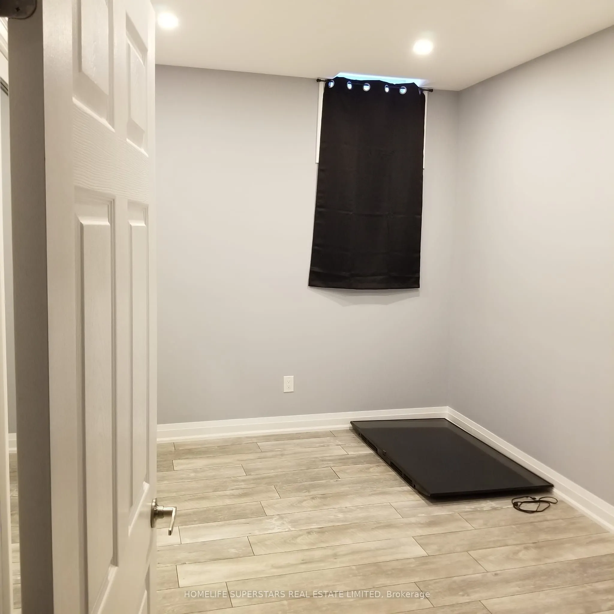 55 Glen Abbey Trail, #Bsmt.
