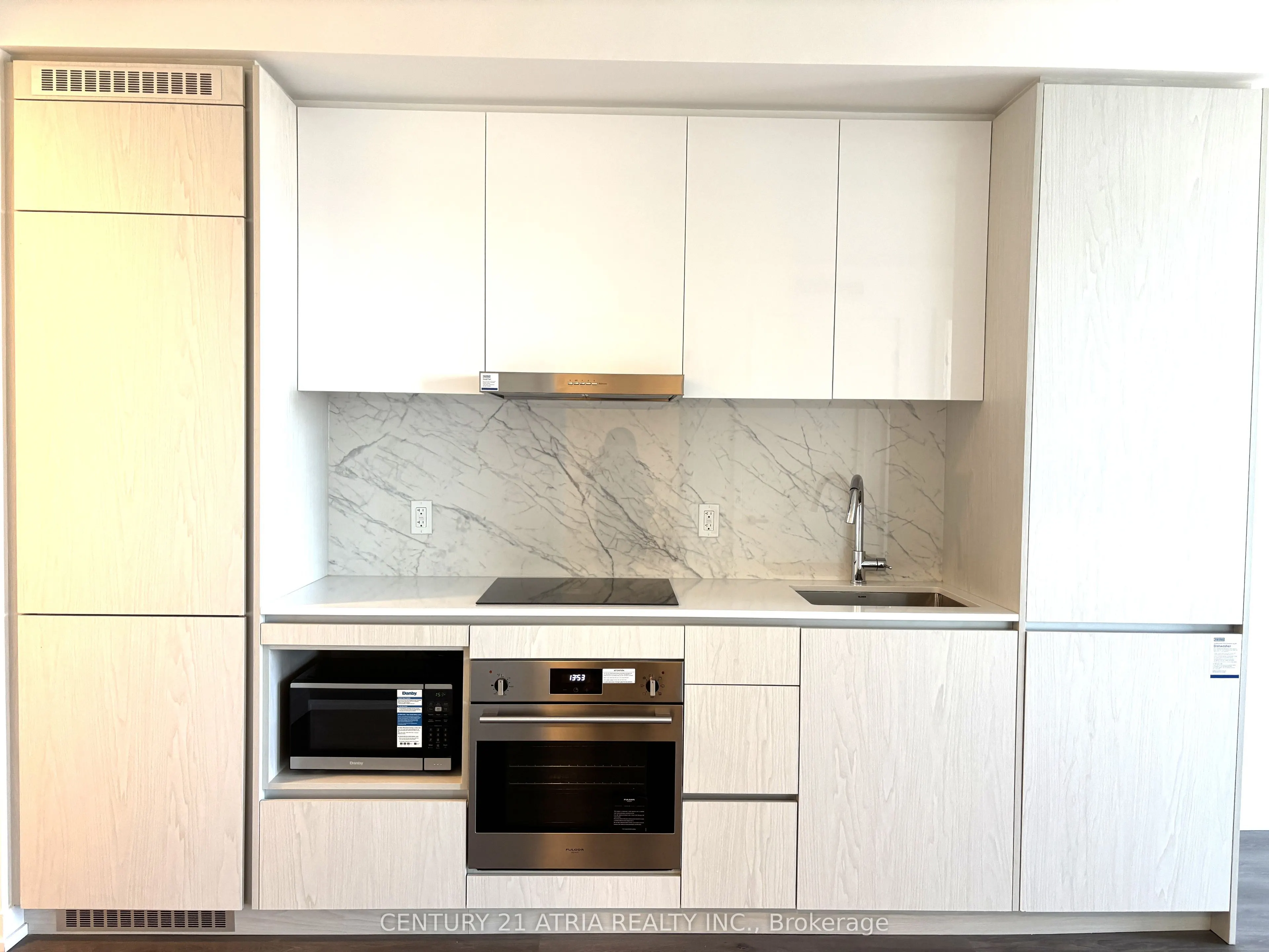 28 Interchange Way, #4209