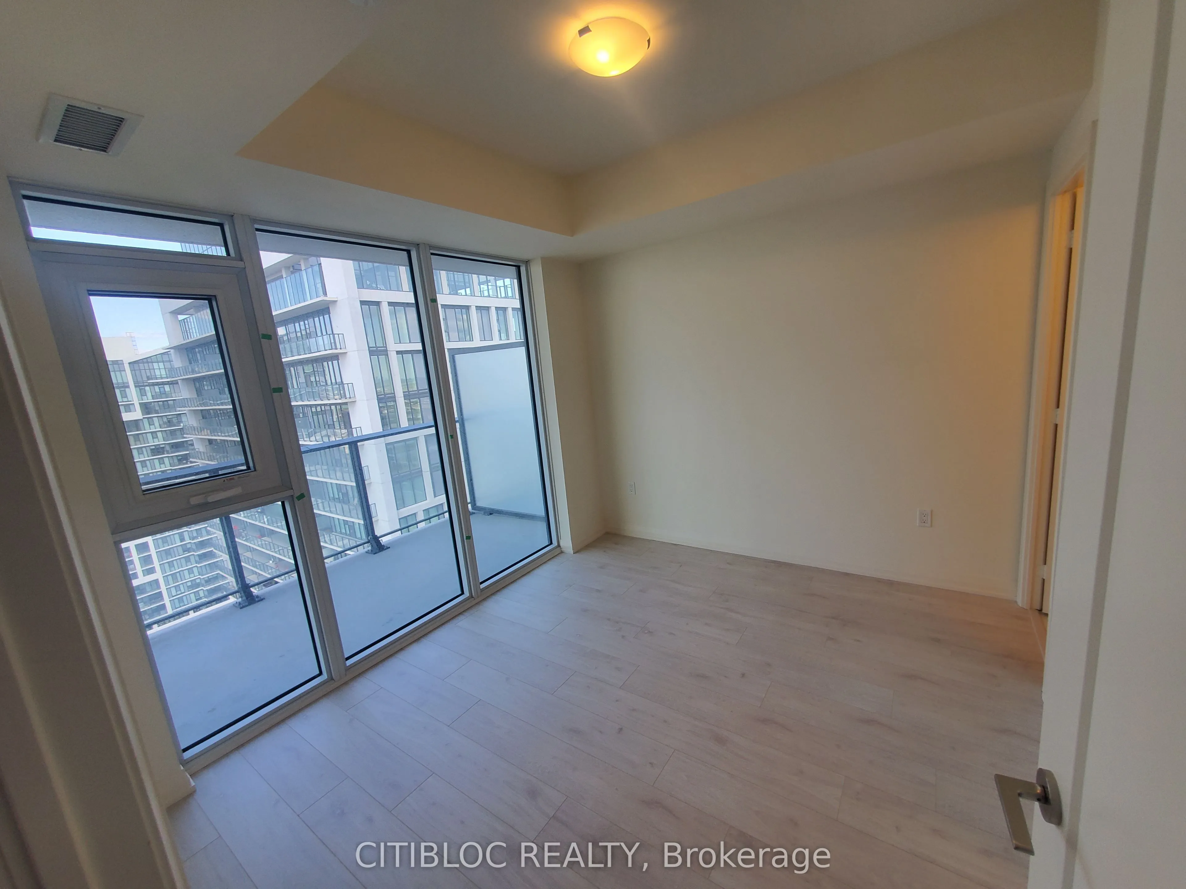 8960 Jane Street, #2516