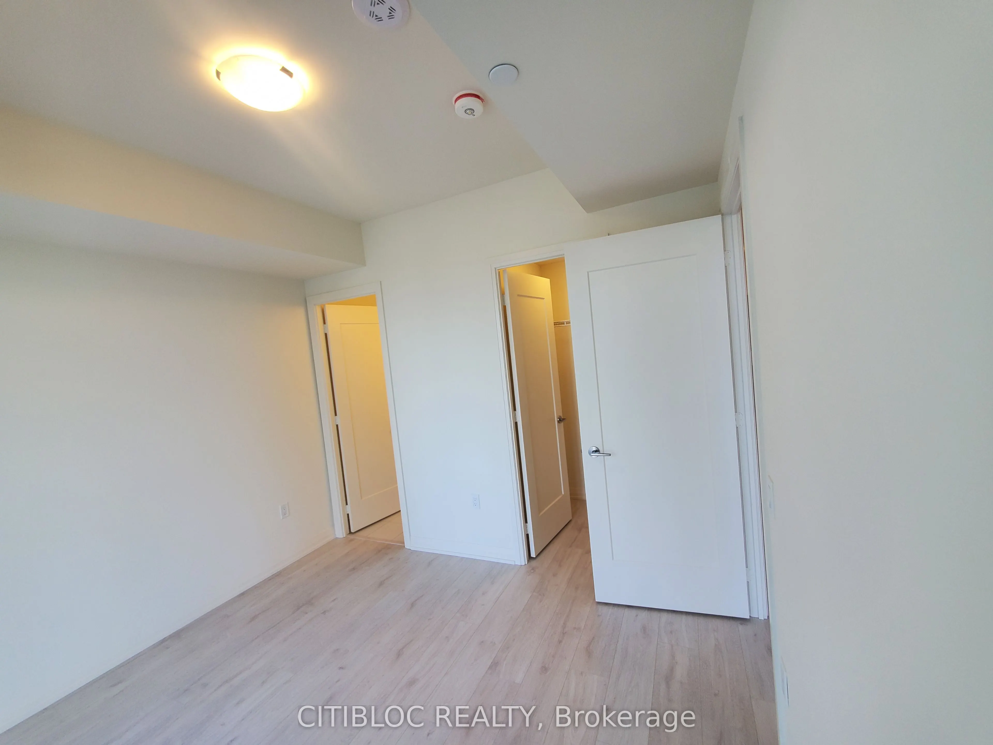 8960 Jane Street, #2516