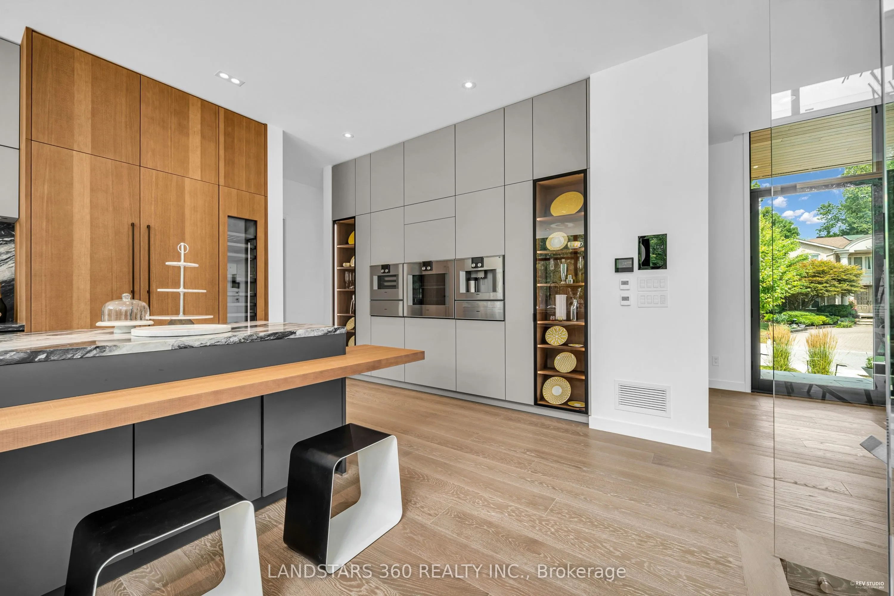 7 Whitelaw Court
