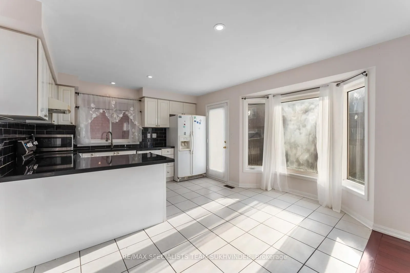 14 Tower Bridge Crescent
