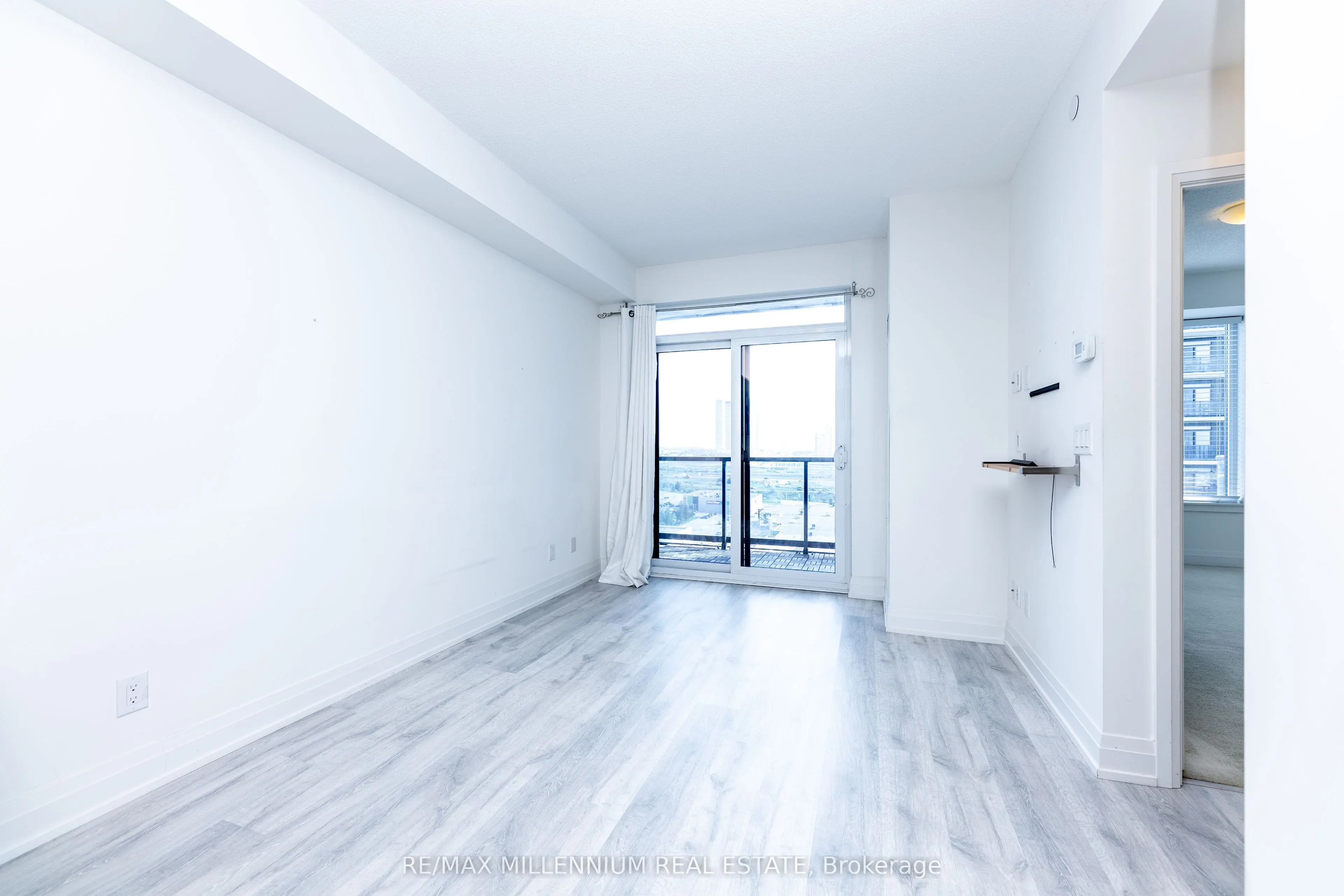 3700 Highway 7 Road, #1401
