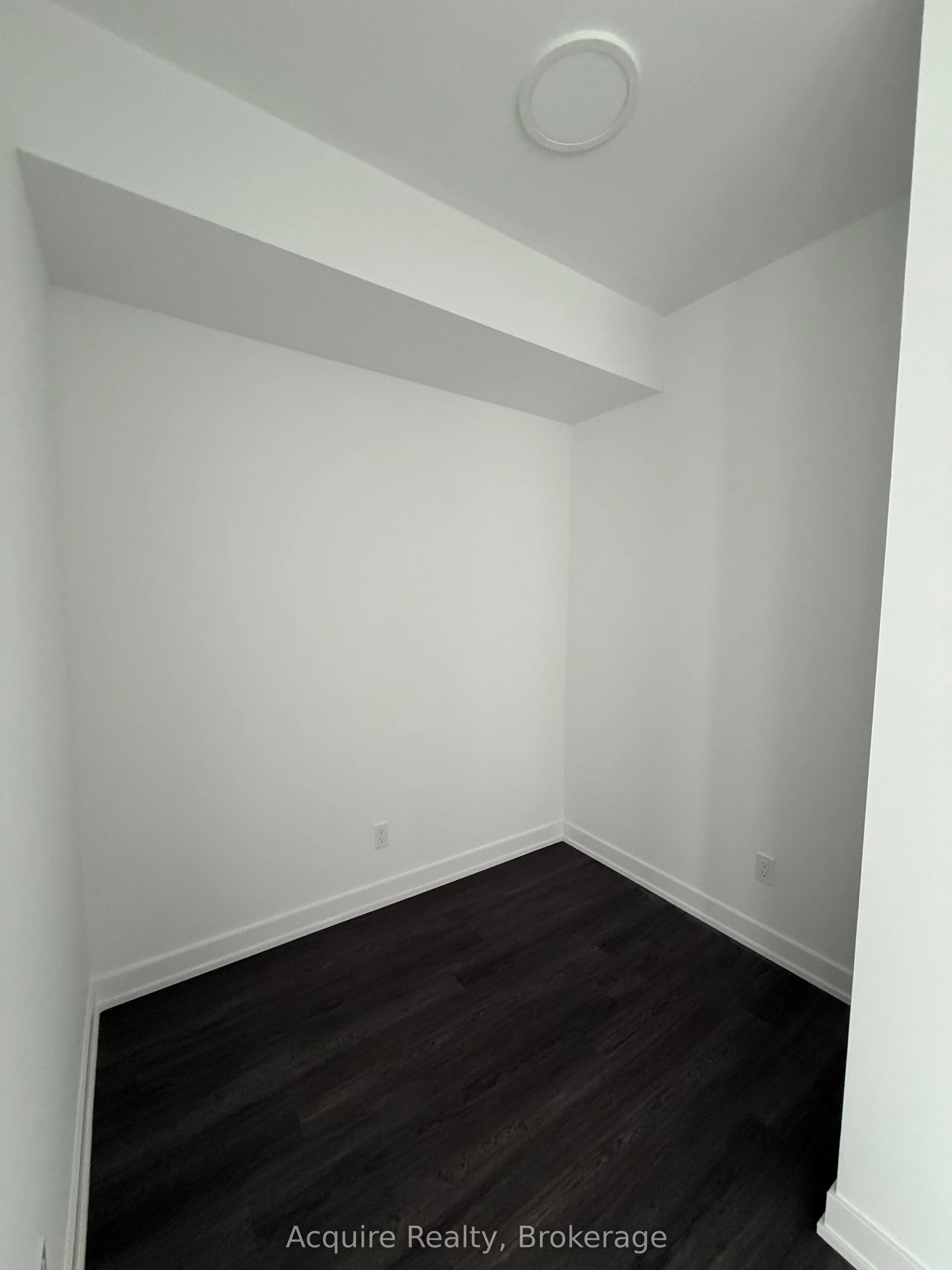 8188 Yonge Street, #404