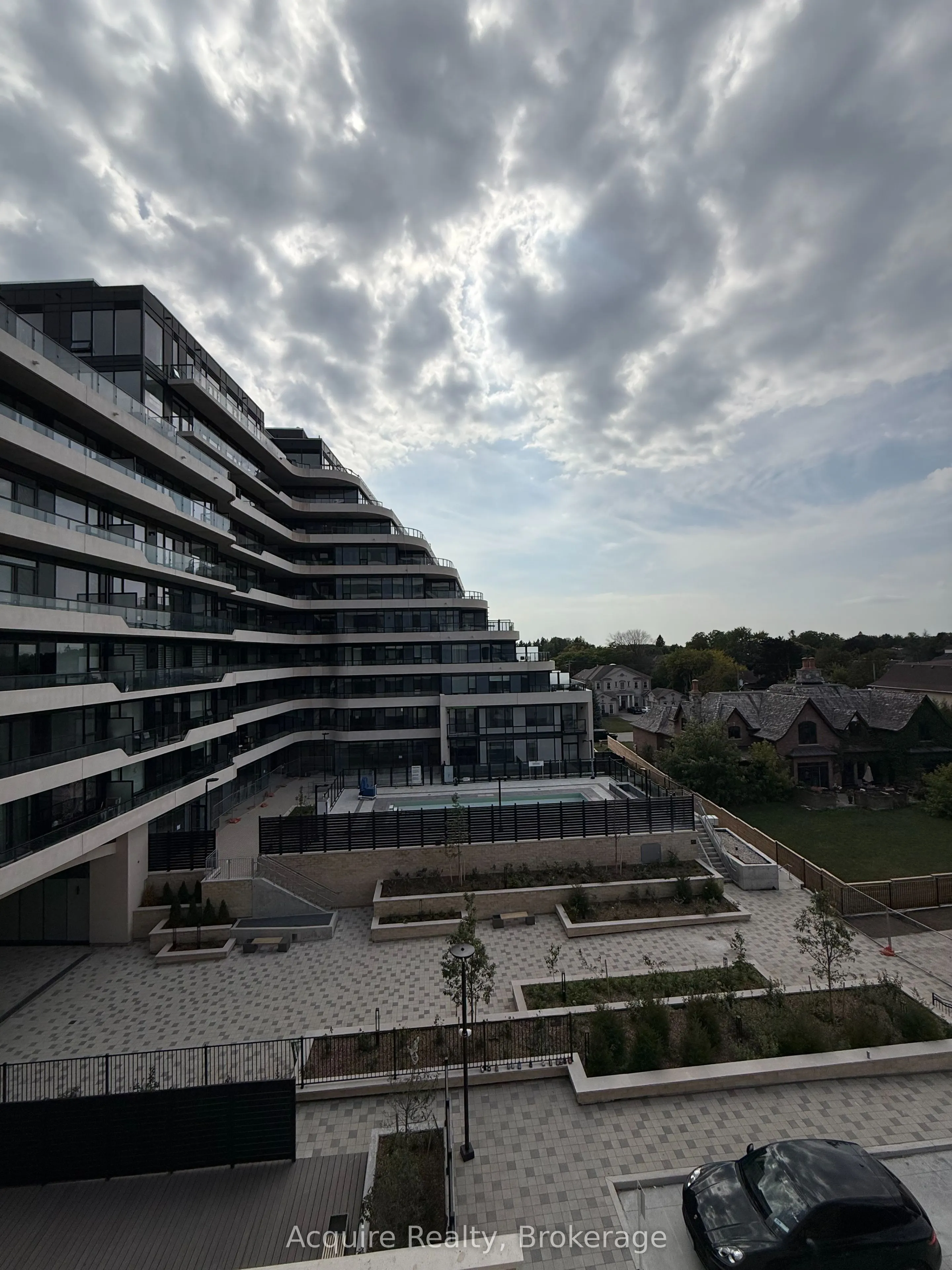 8188 Yonge Street, #404