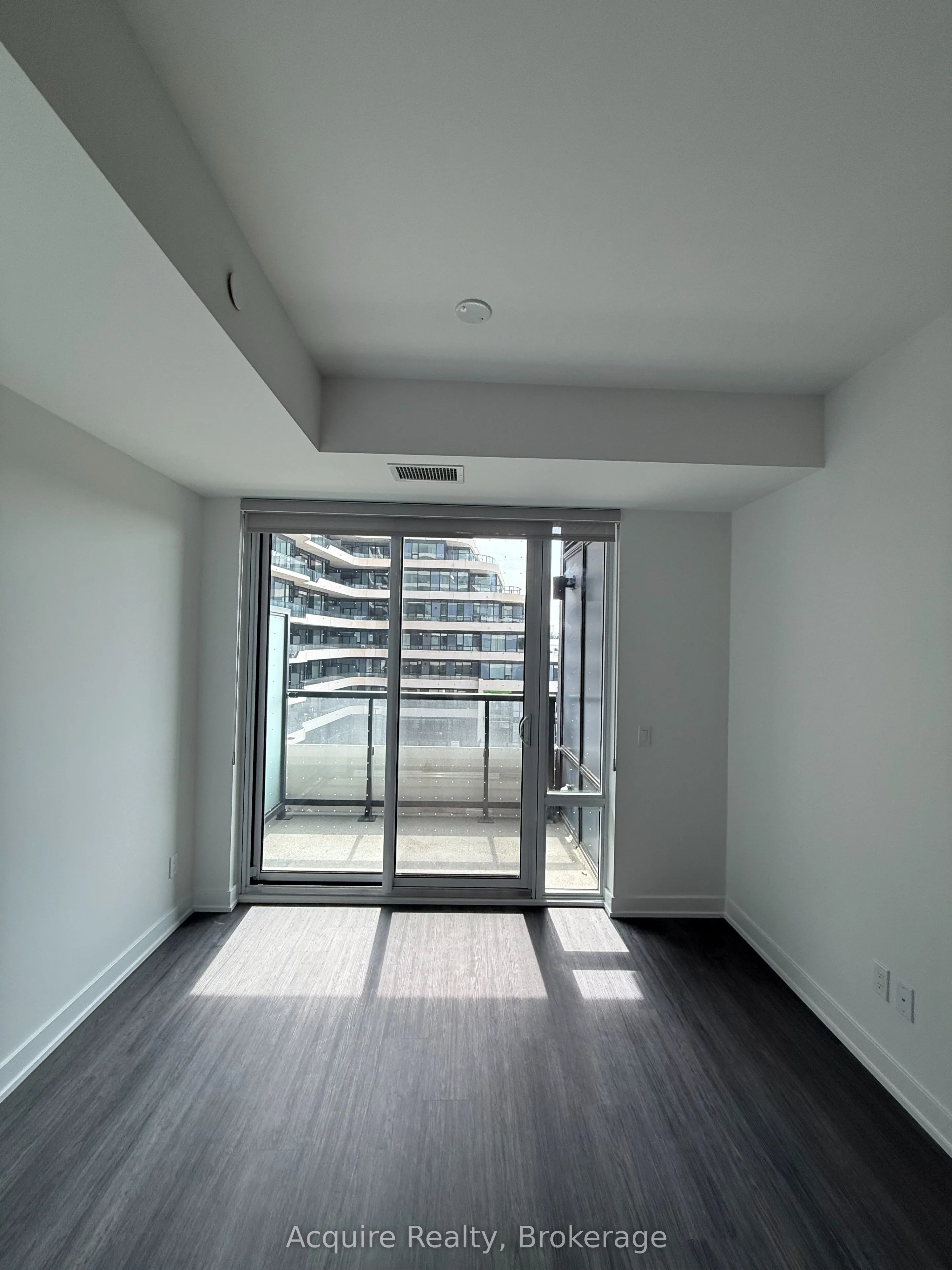 8188 Yonge Street, #404