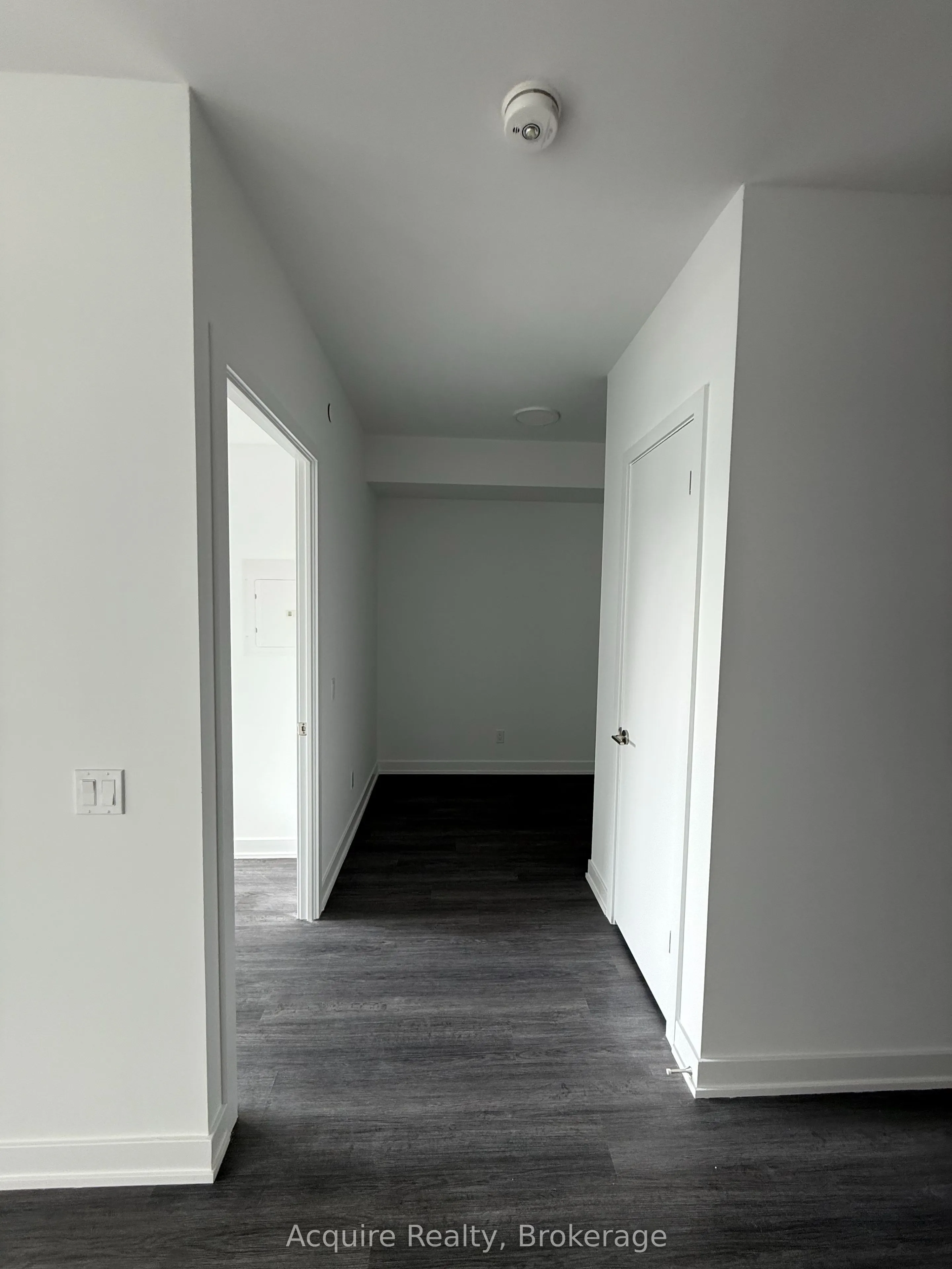 8188 Yonge Street, #404