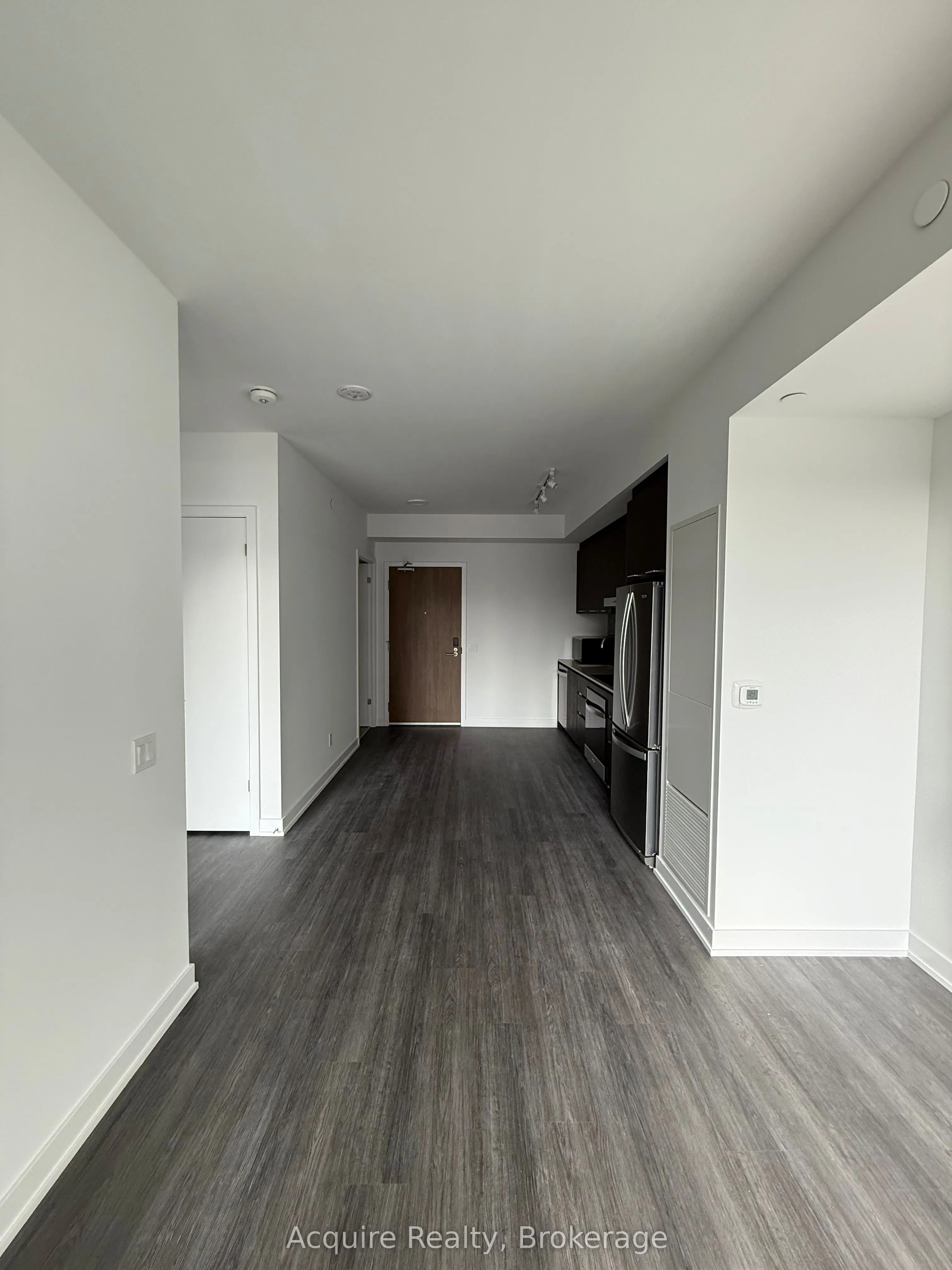 8188 Yonge Street, #404