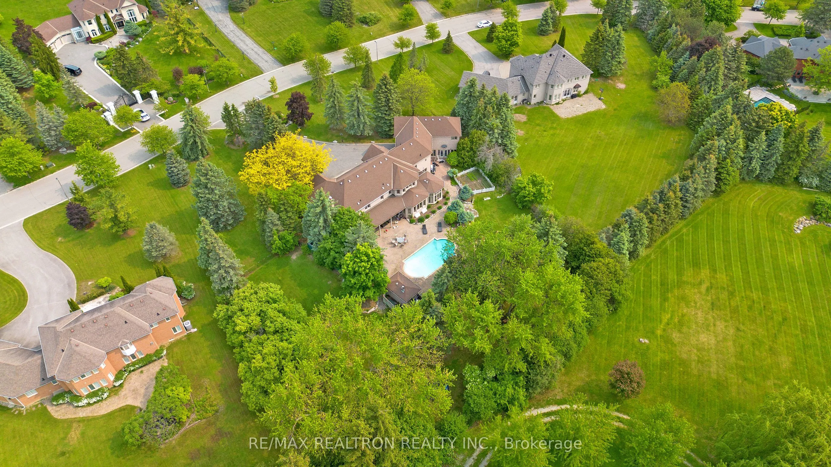 5 Summit Trail Drive