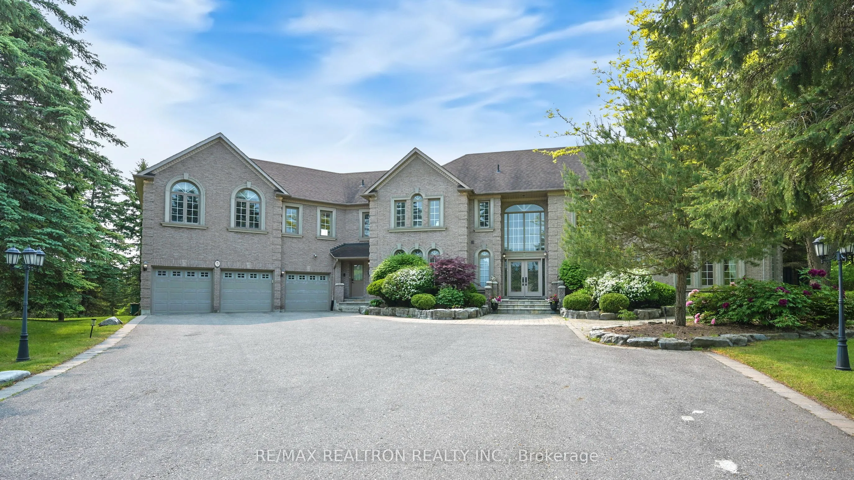 5 Summit Trail Drive
