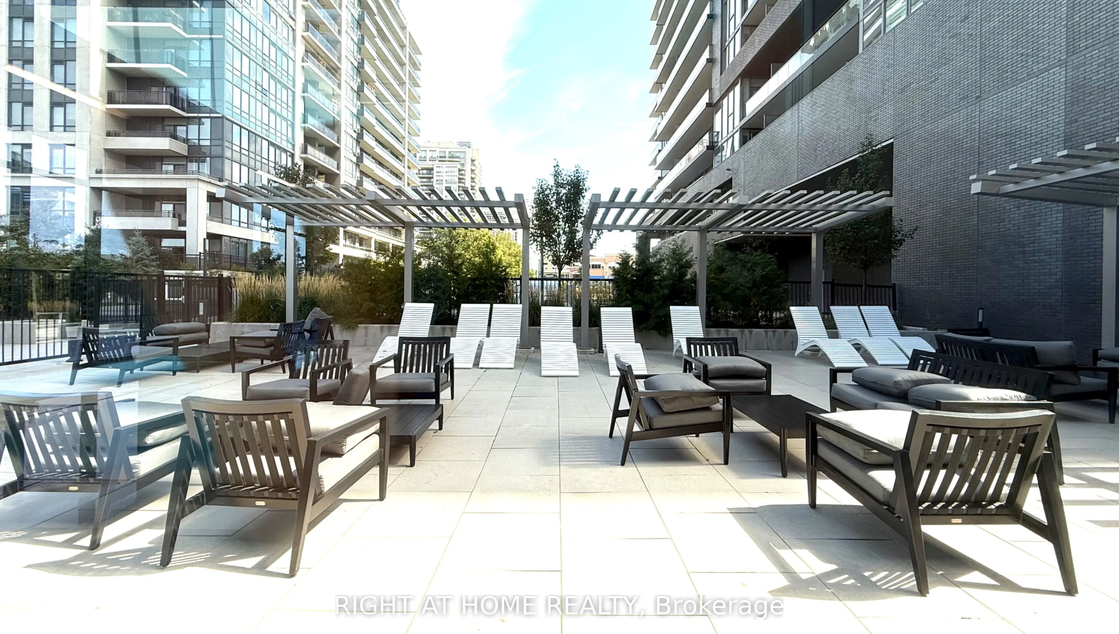 10 Gatineau Drive, #514
