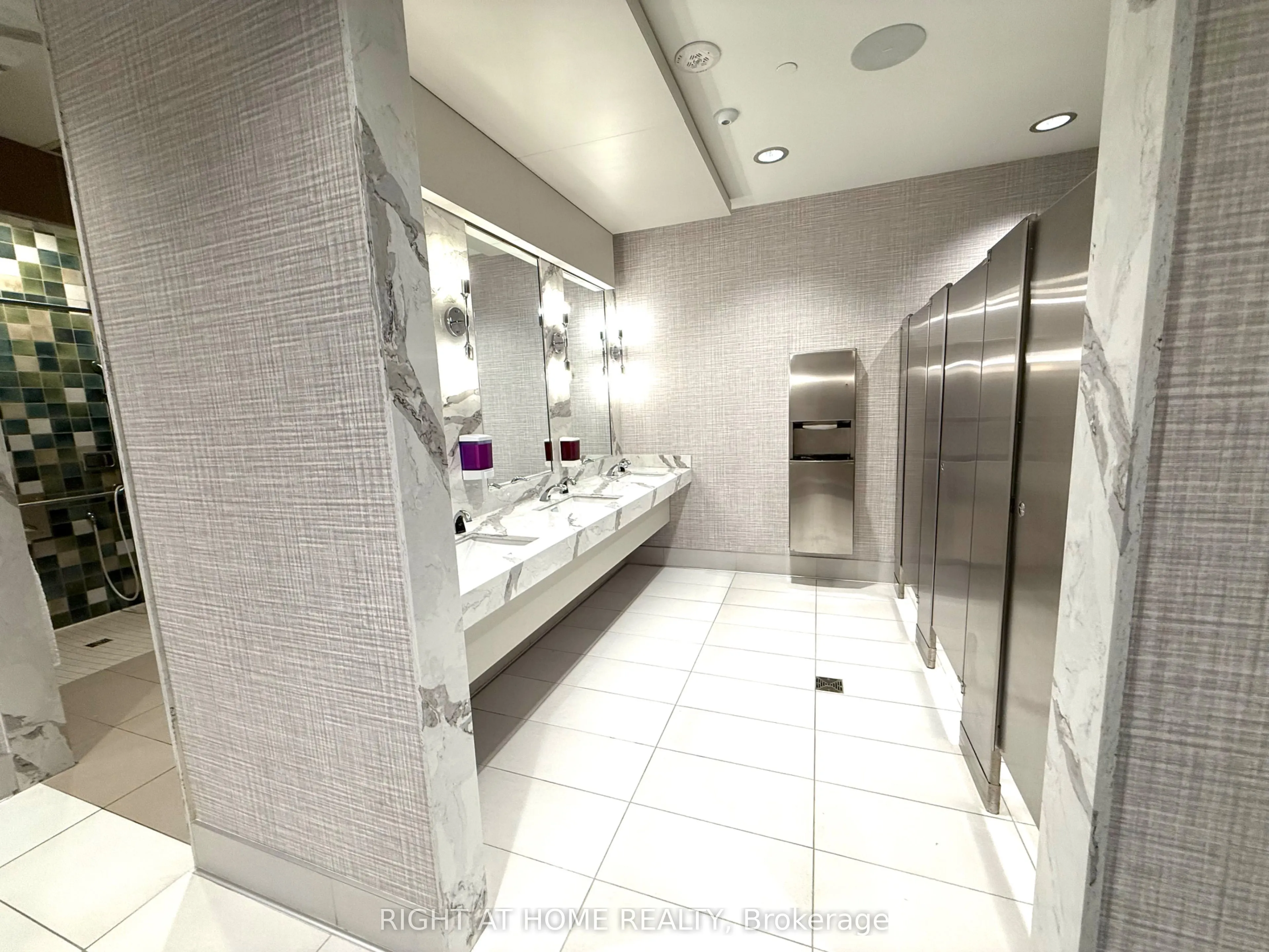 10 Gatineau Drive, #514