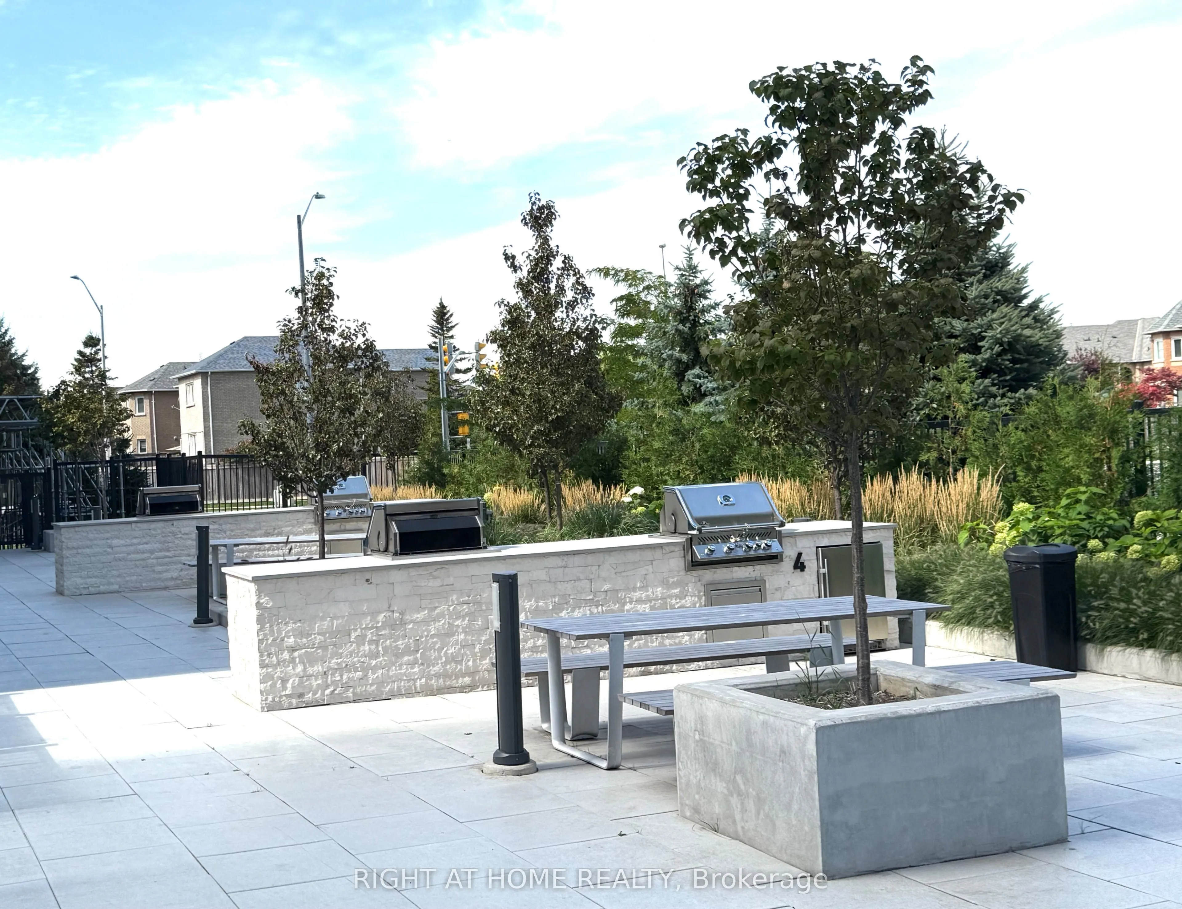 10 Gatineau Drive, #514