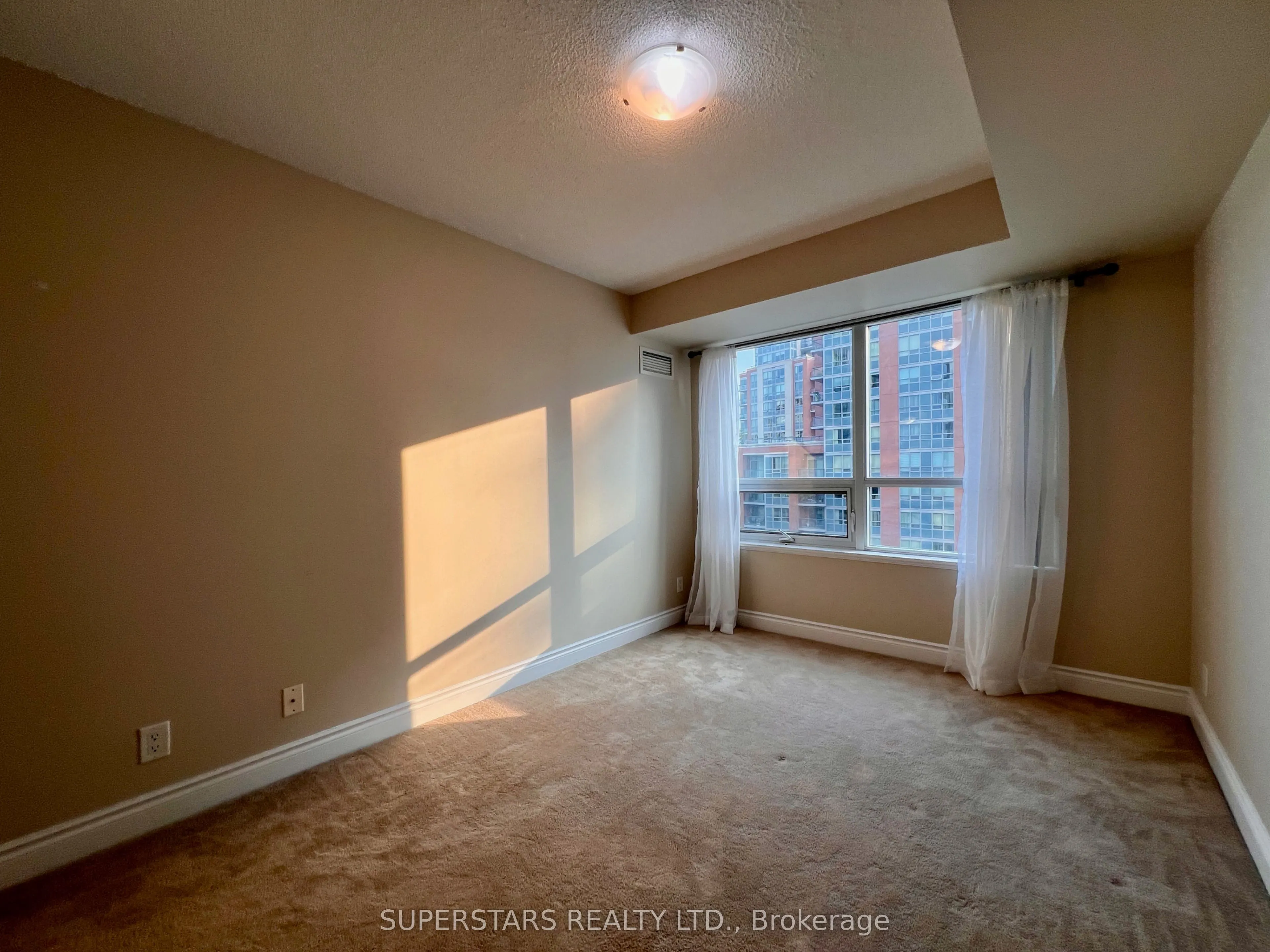 55 South Town Centre Boulevard, #706