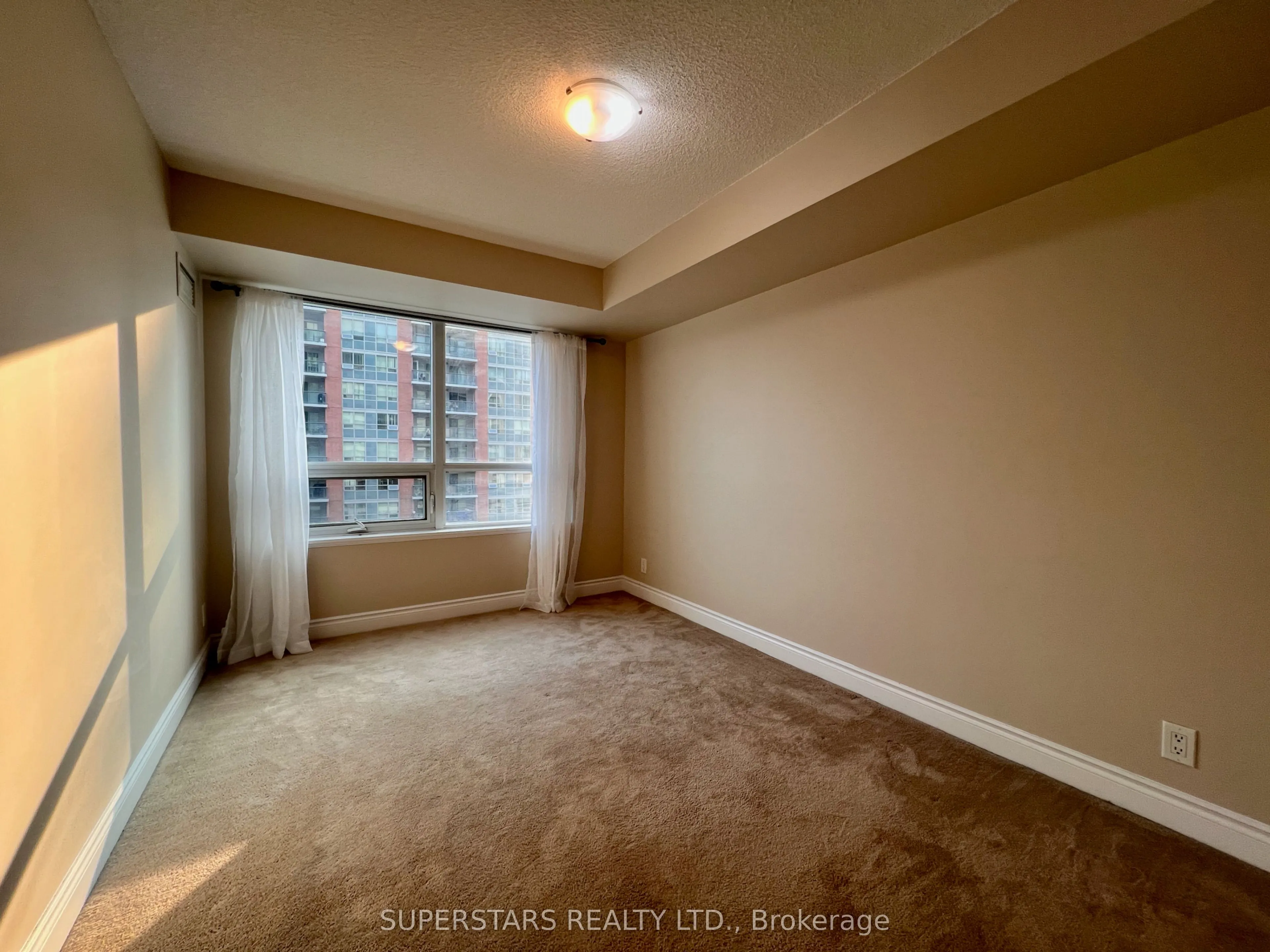 55 South Town Centre Boulevard, #706