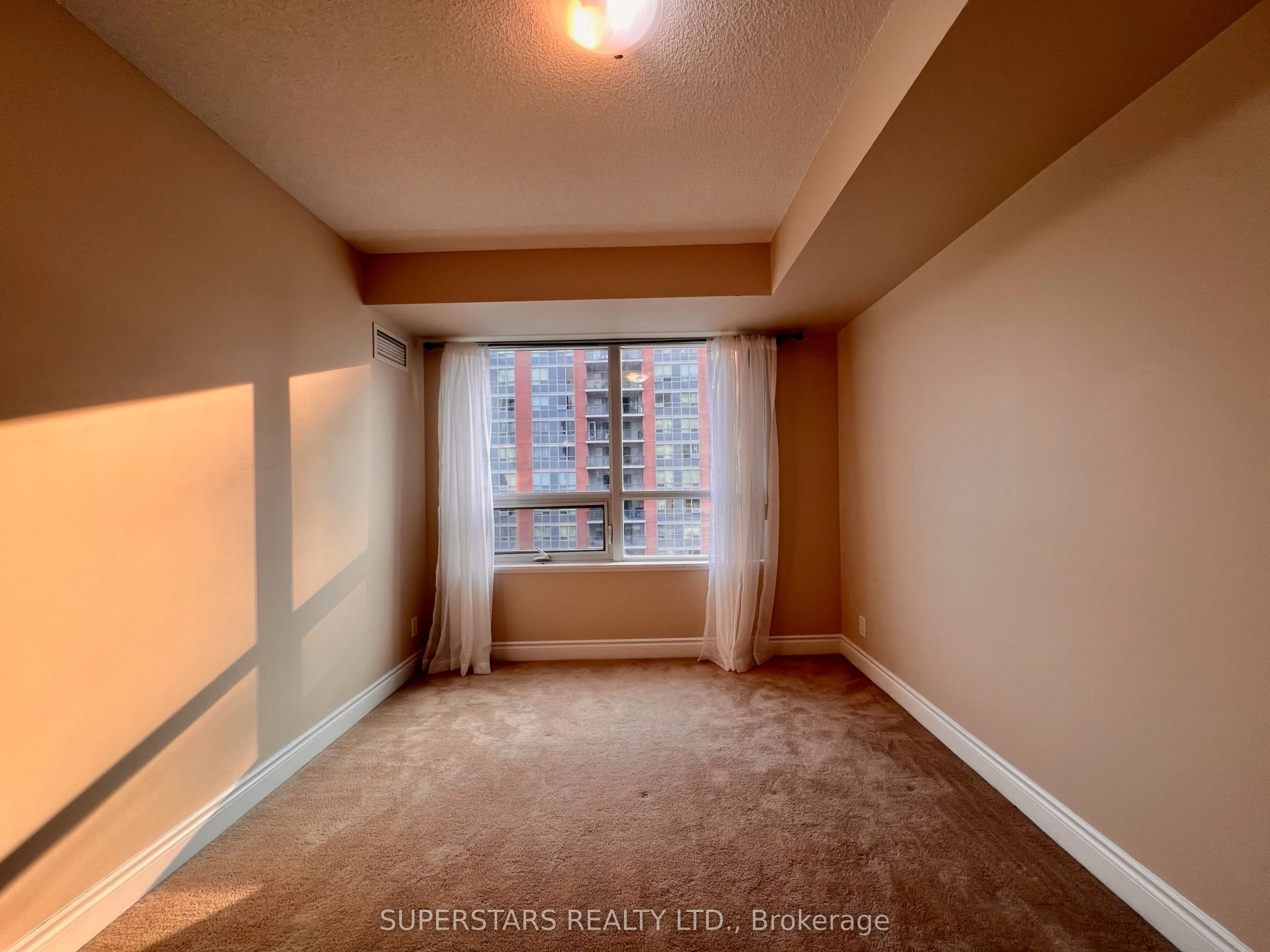 55 South Town Centre Boulevard, #706