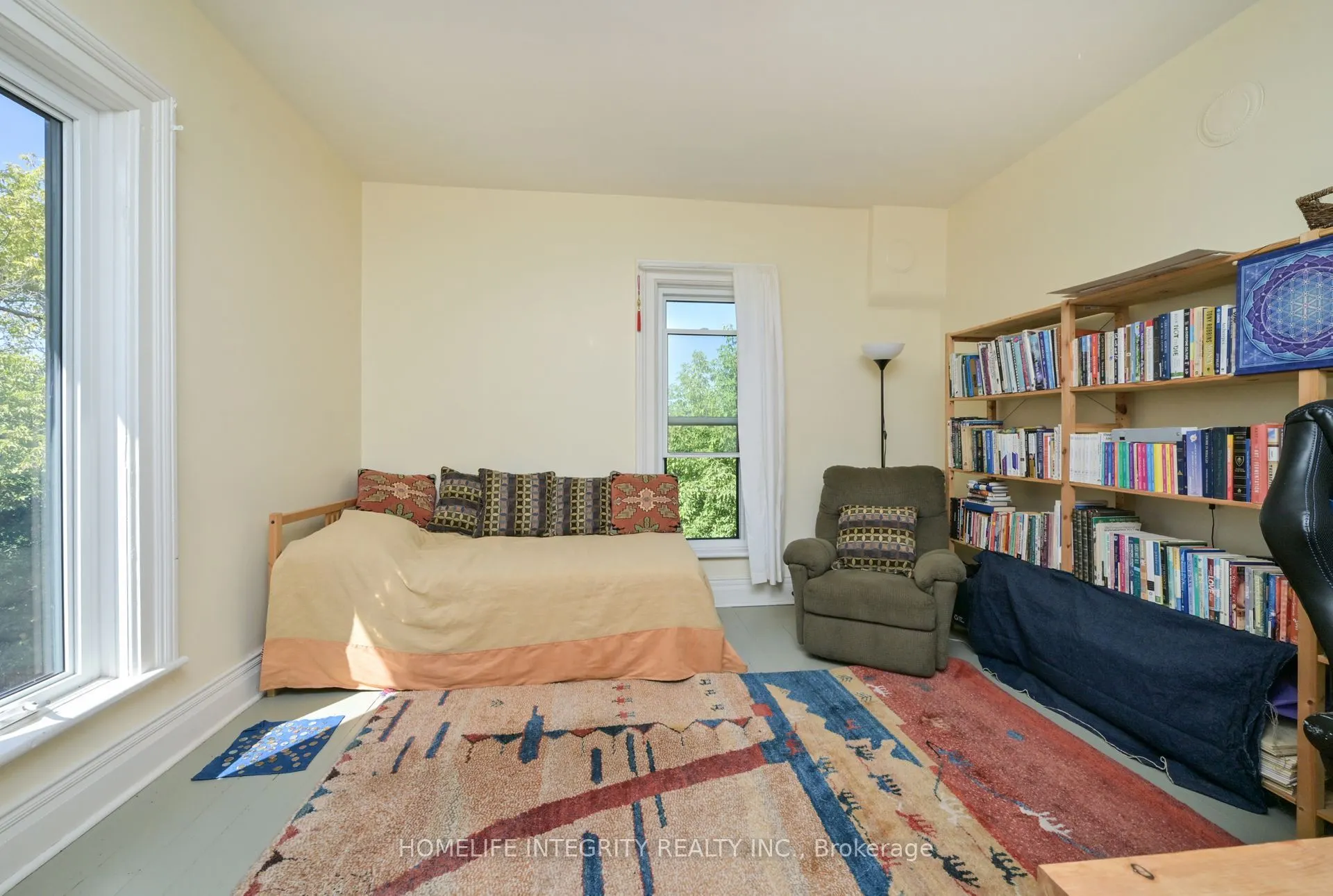 995305 Mono Adjala Townline