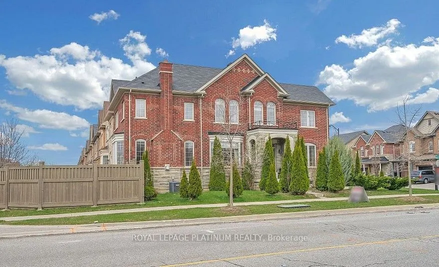 2 Pelee Avenue