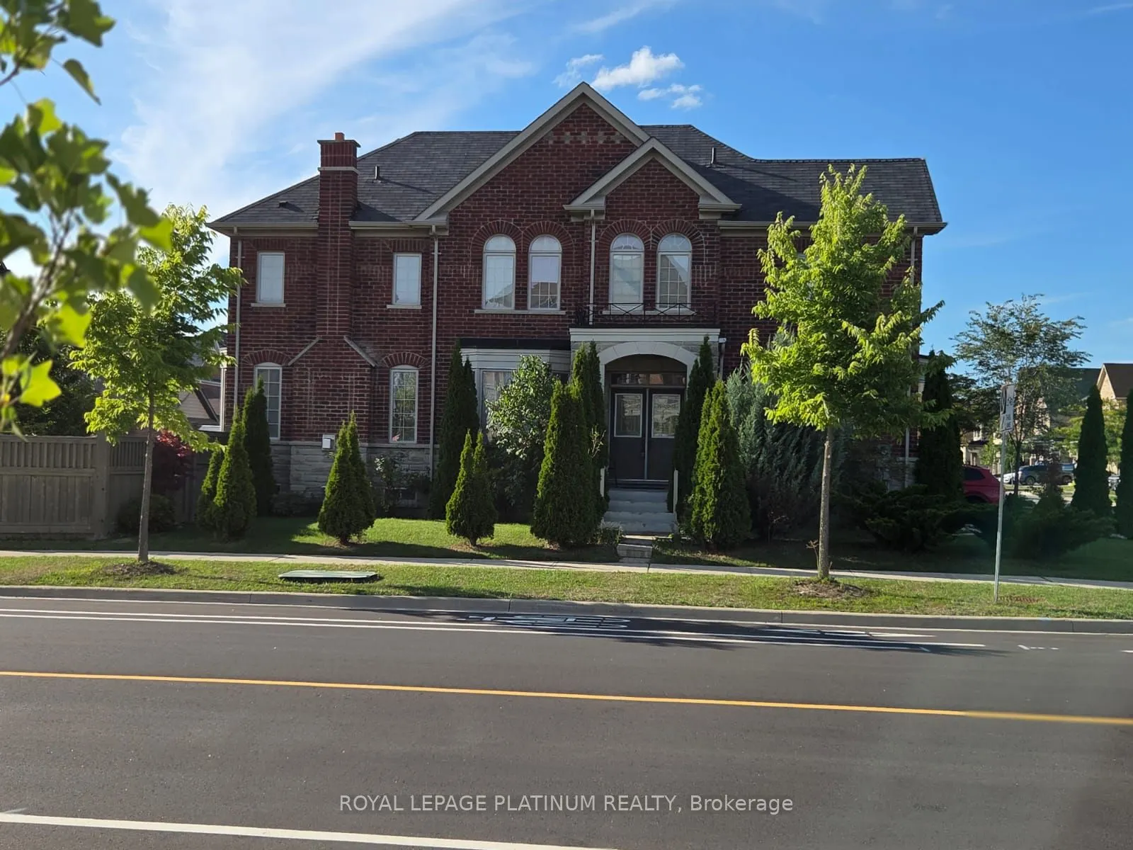 2 Pelee Avenue