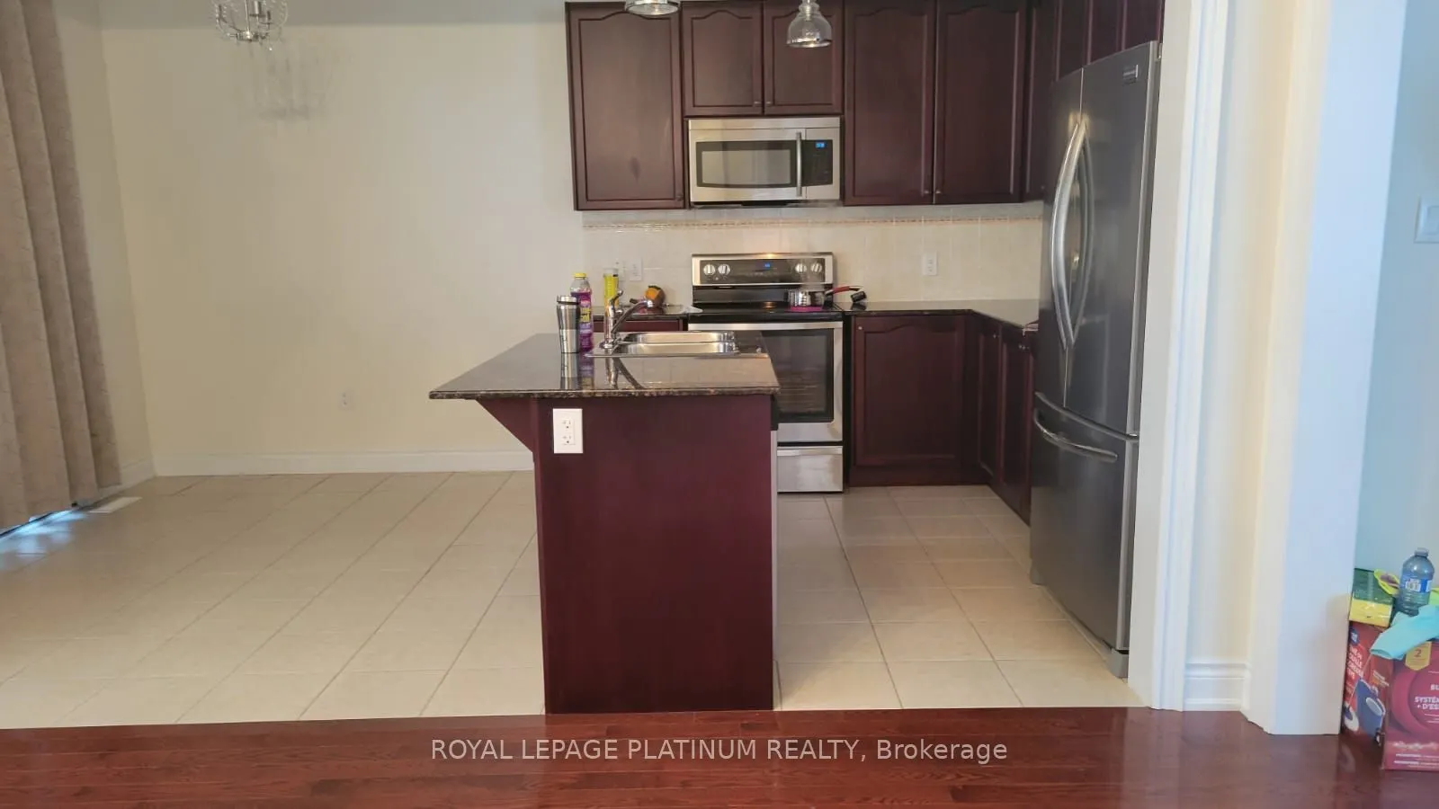 2 Pelee Avenue
