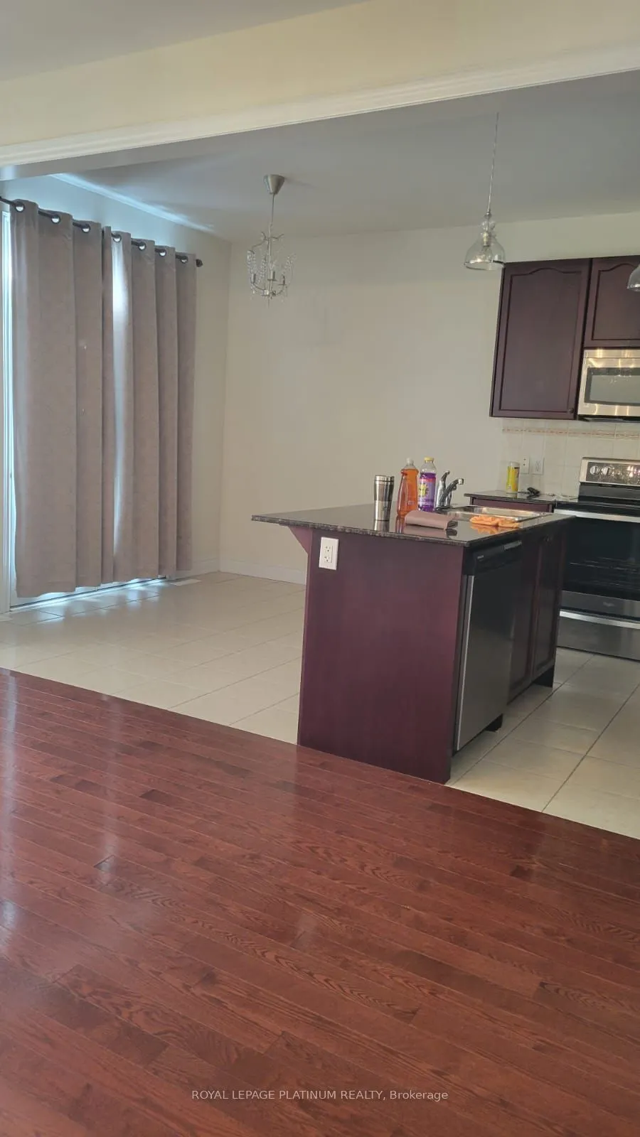 2 Pelee Avenue